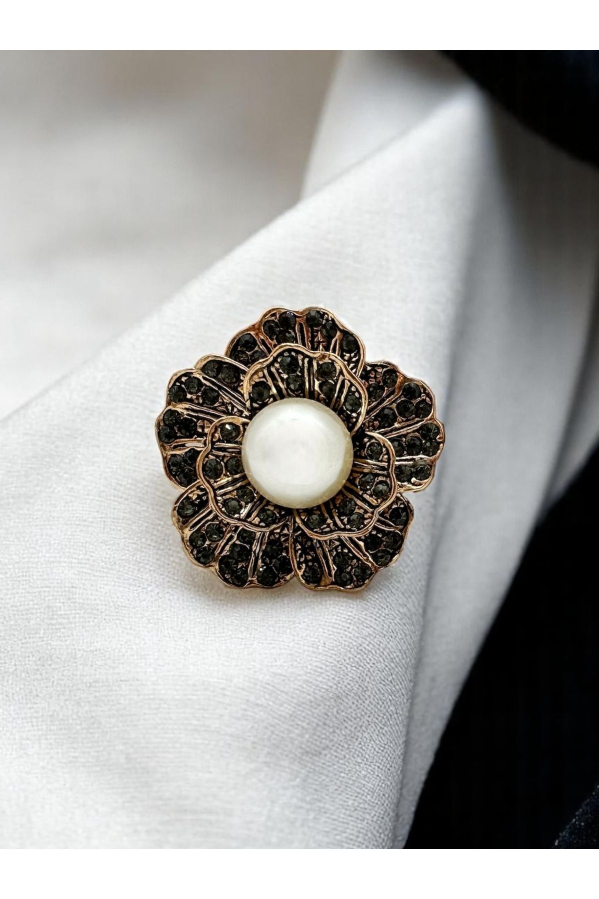 FUYA JEWELLERY İnci Detaylı Taşlı Çiçek Broş