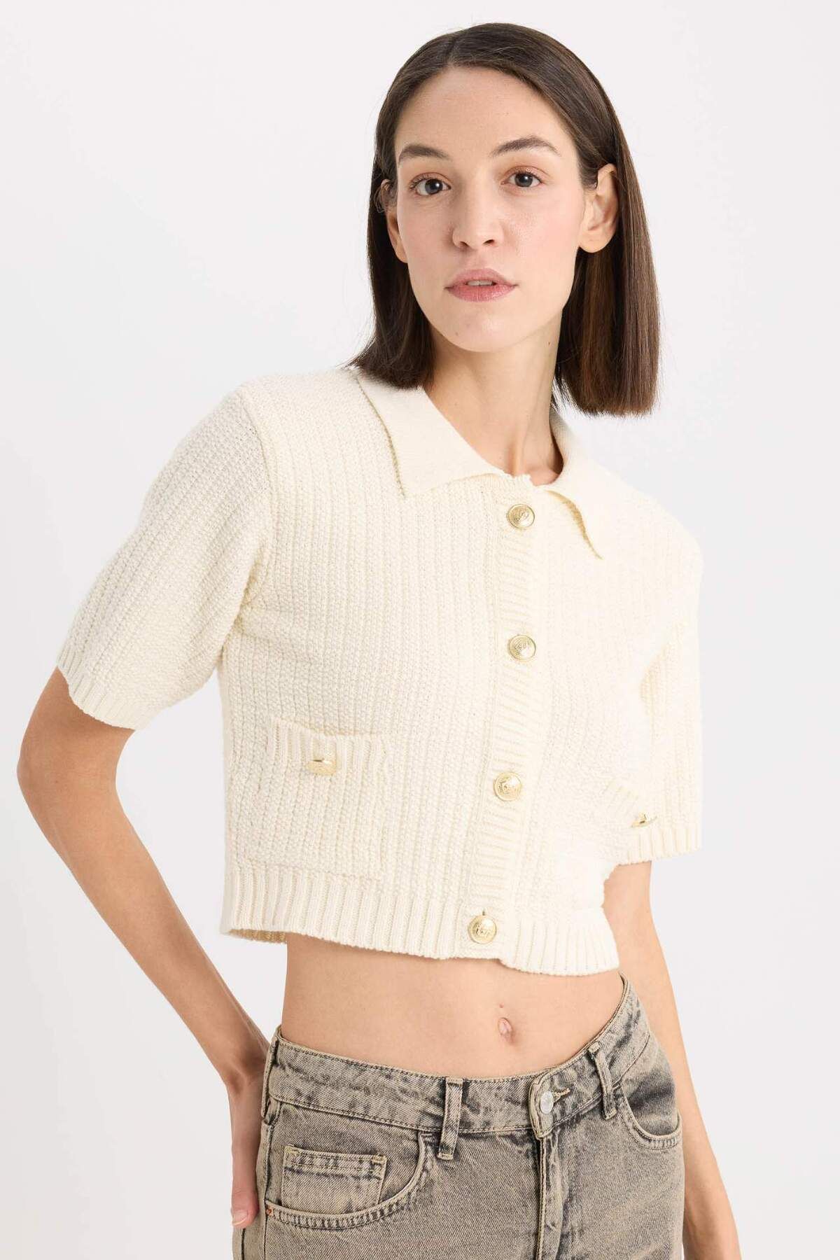 DeFacto Cropped Fit Gömlek Yaka Düğmeli Triko Kısa Kollu Hırka E1977AX24WN