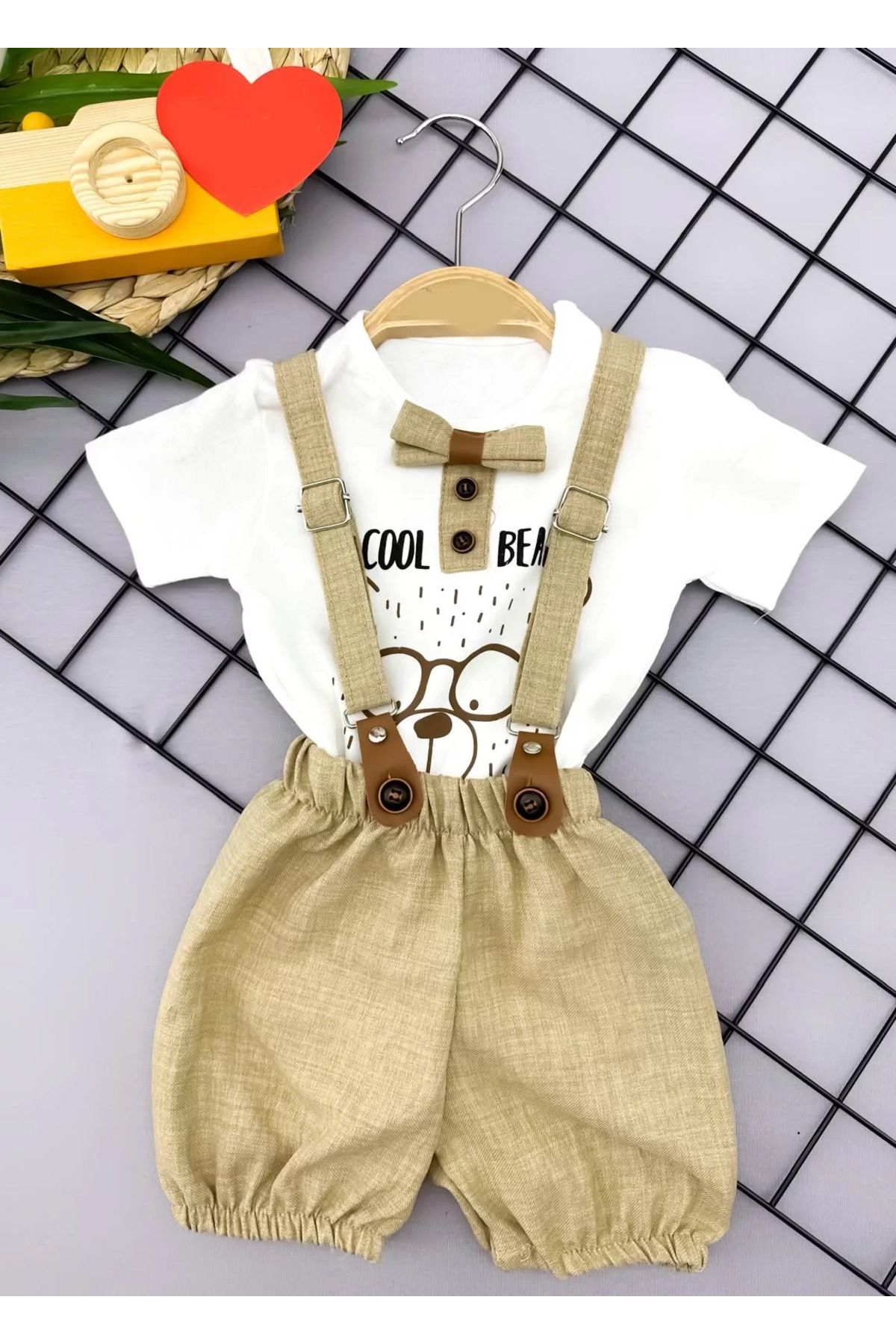Wear Hype 9-12-18-24 Ay Papyon Detaylı Keten Şort Salopet Tişörtlü 2li Erkek Bebek Takımı