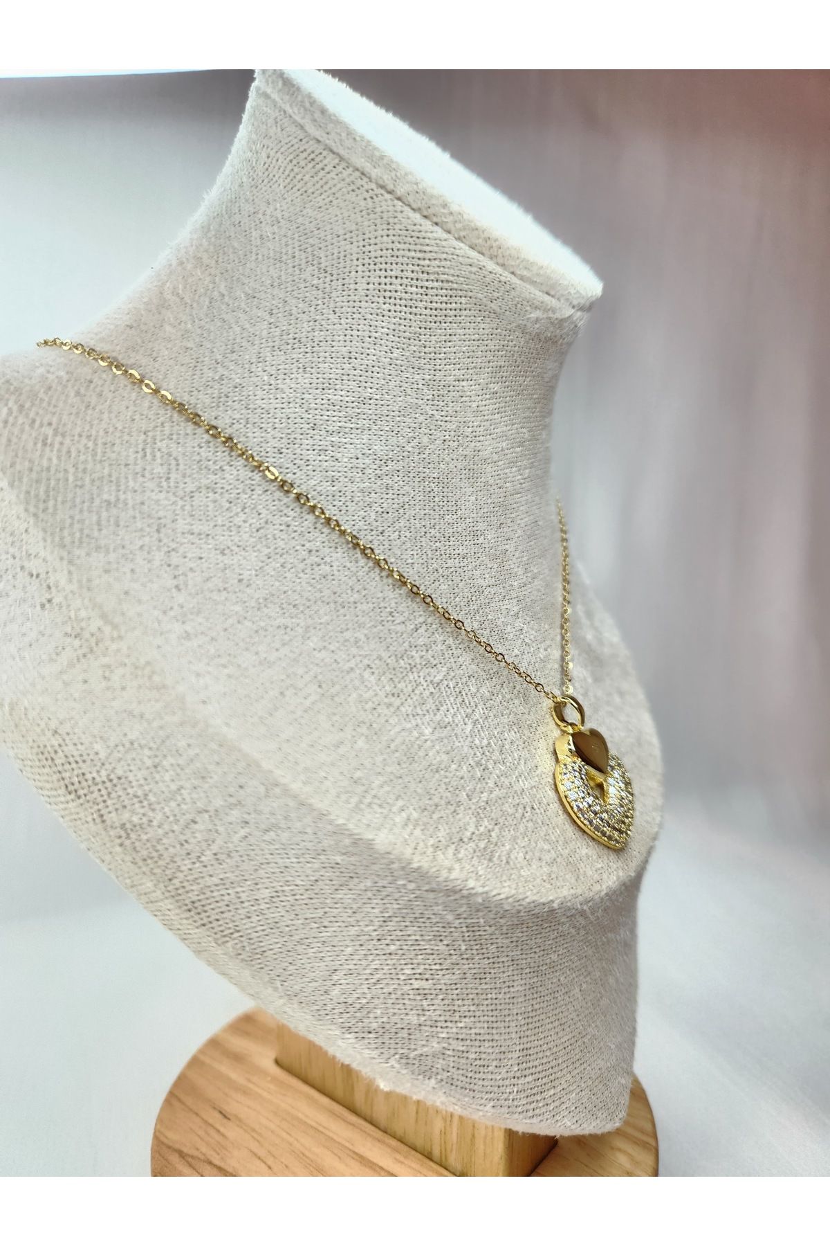 ÜLGEN 316 L Gold Zirkon taşlı kalpli kolye