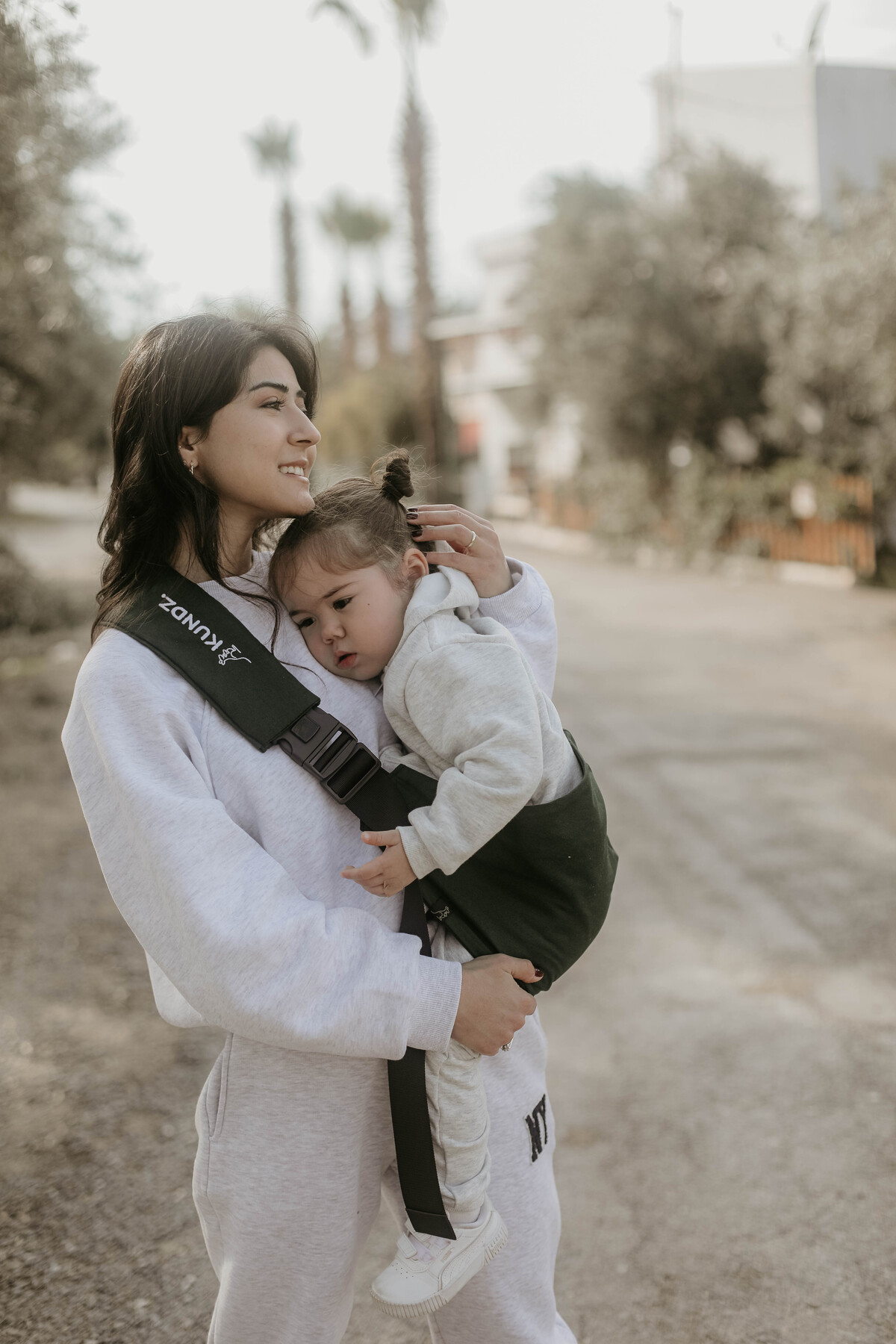 Tomikids Bebek Taşıyıcı Kalça Askılı Taşıyıcı, 20 kg'a kadar güvenlik testli, hafif ve pratik destekler fotoğrafı 2 (önizleme)