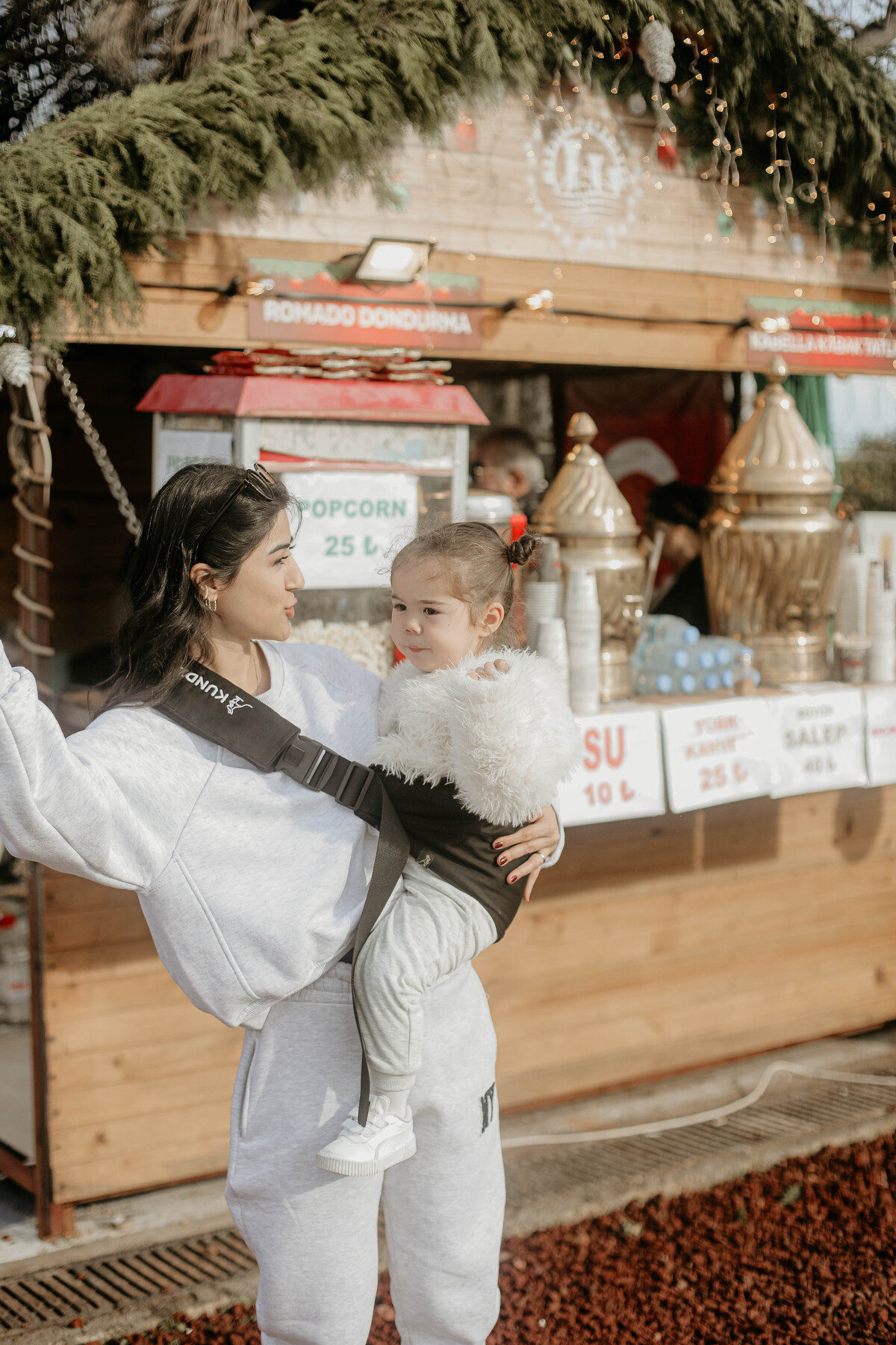 Tomikids Bebek Taşıyıcı Kalça Askılı Taşıyıcı, 20 kg'a kadar güvenlik testli, hafif ve pratik destekler fotoğrafı 2 (önizleme)