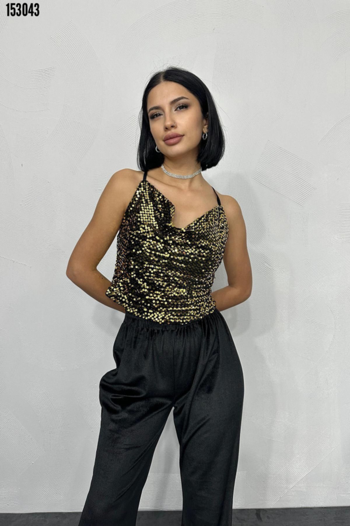 BZ Boutique Askılı Degaje Pullu Bluz 153047