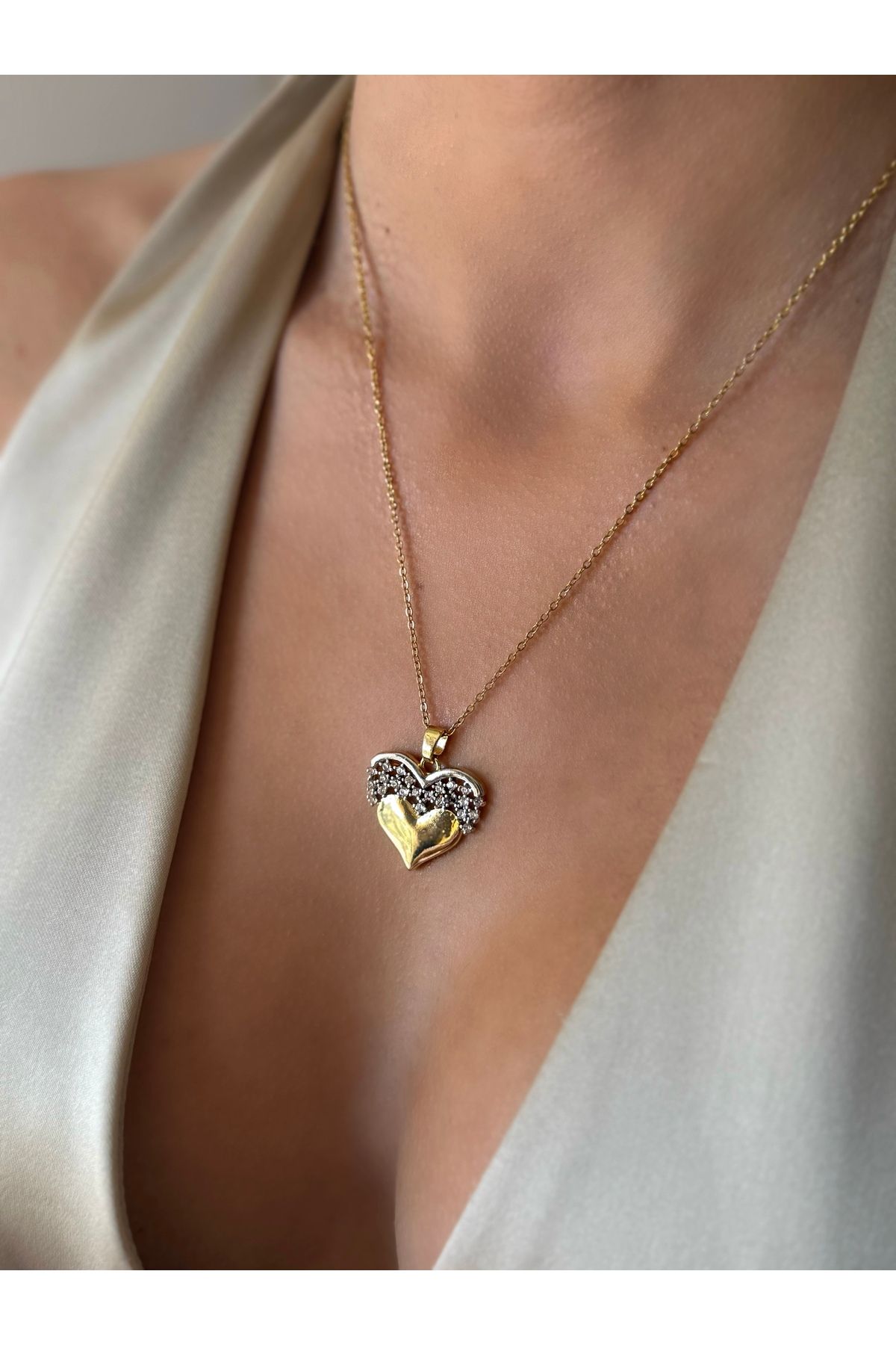 İNN JEWELLERY Çelik Kolye Kararmaz Kalp Figürlü (2 YIL İTHALATÇI GARANTİLİ)