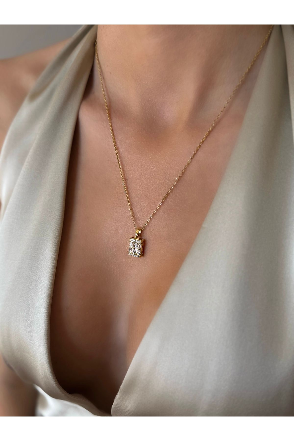 İNN JEWELLERY Çelik Kolye Kararmaz Baget Figürlü (2 YIL İTHALATÇI GARANTİLİ)