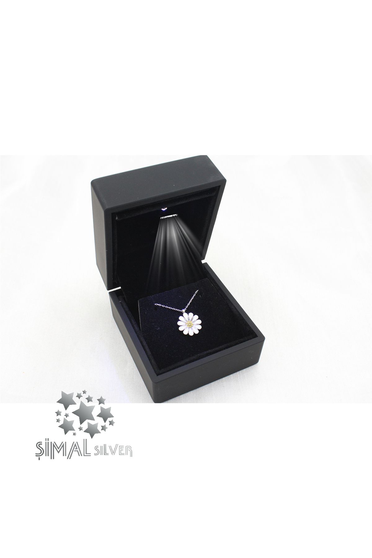 Şimal Silver 925 Ayar Gümüş Işıklı Kutuda Nazlı Çiçek Papatya Kolye