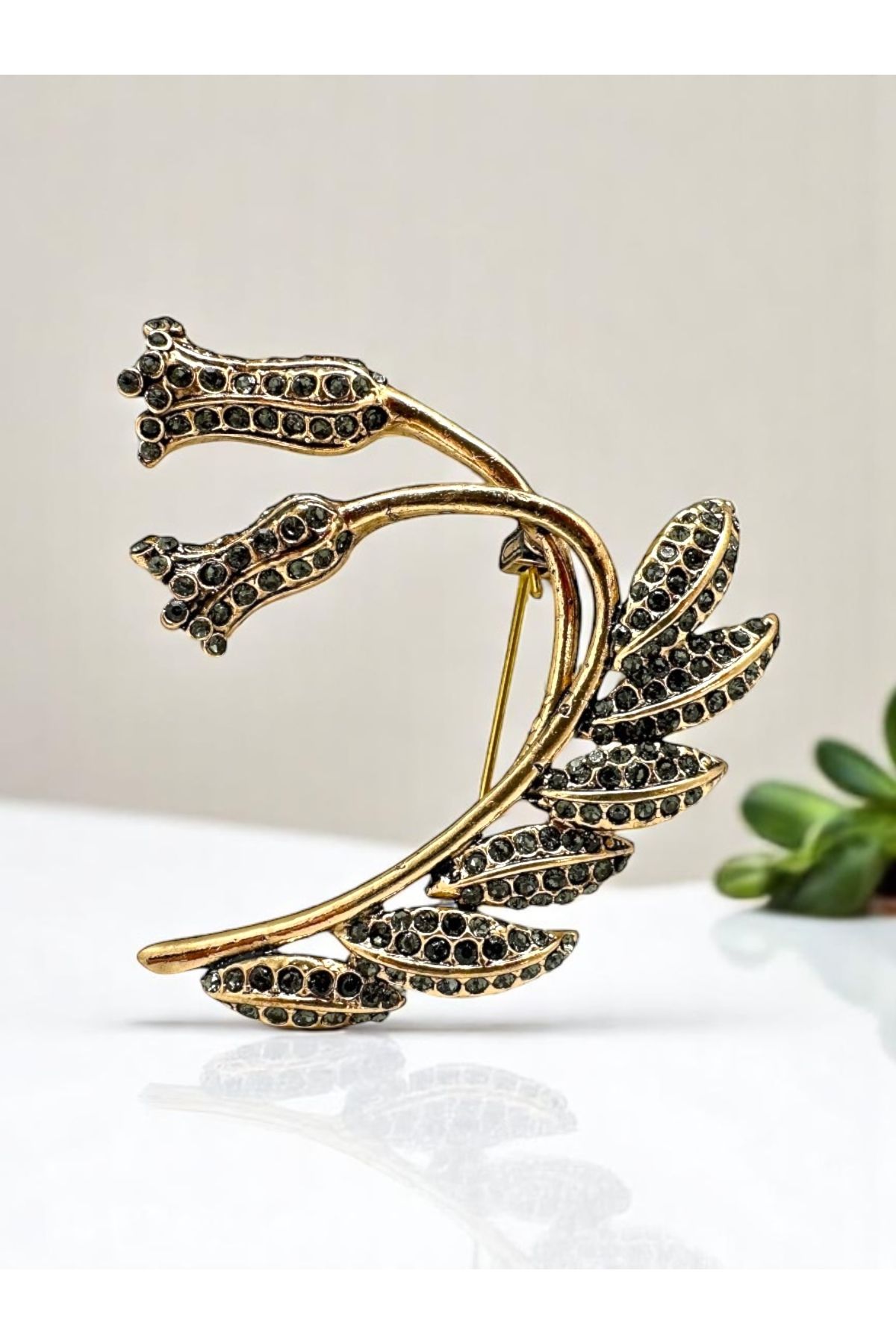 FUYA JEWELLERY Lale Broş