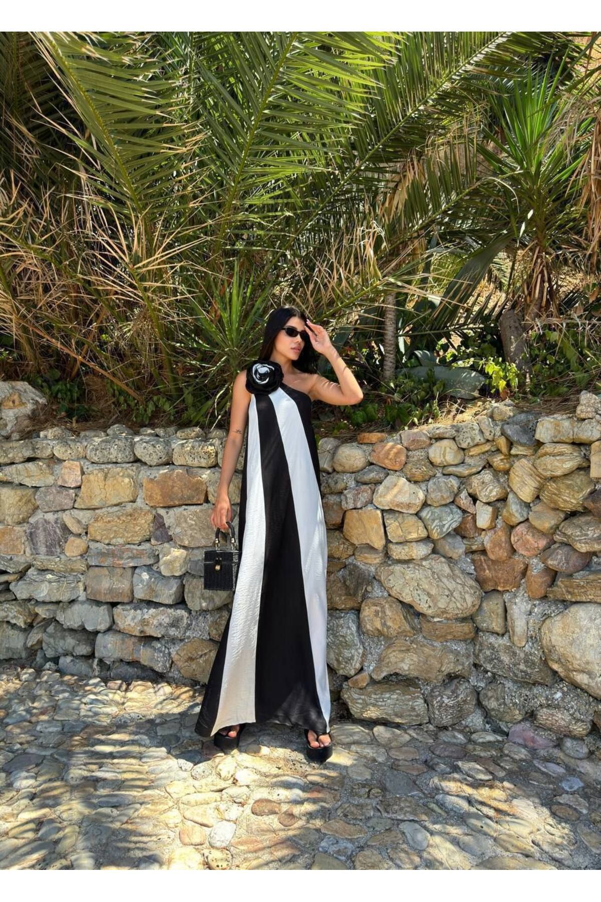 Castivo Fashion Çiçek Detaylı Asimetrik Tek Omuz Uzun Elbise