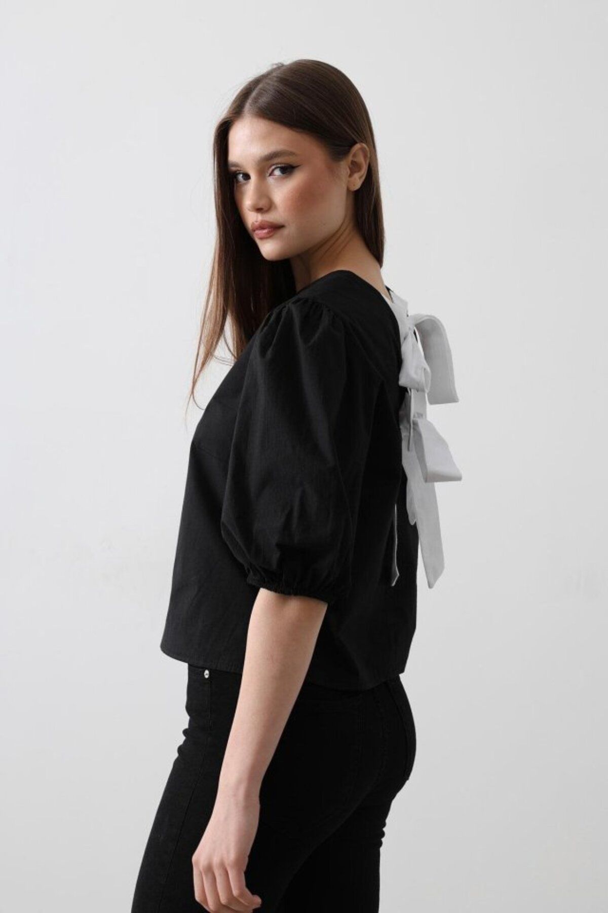 ARUZ MODA Sırtı Fiyonk Bağlamalı Bluz - Siyah