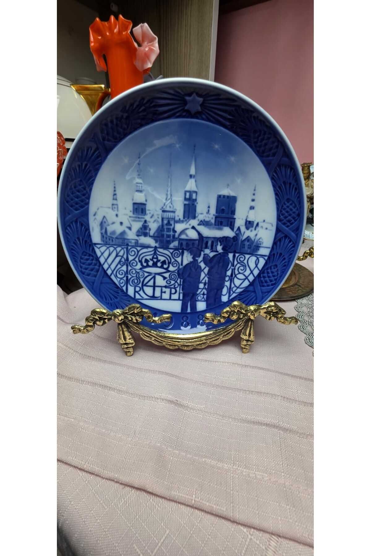 Royal Copenhagen Porselen Yıllar Serisi (1978 1992)19cm