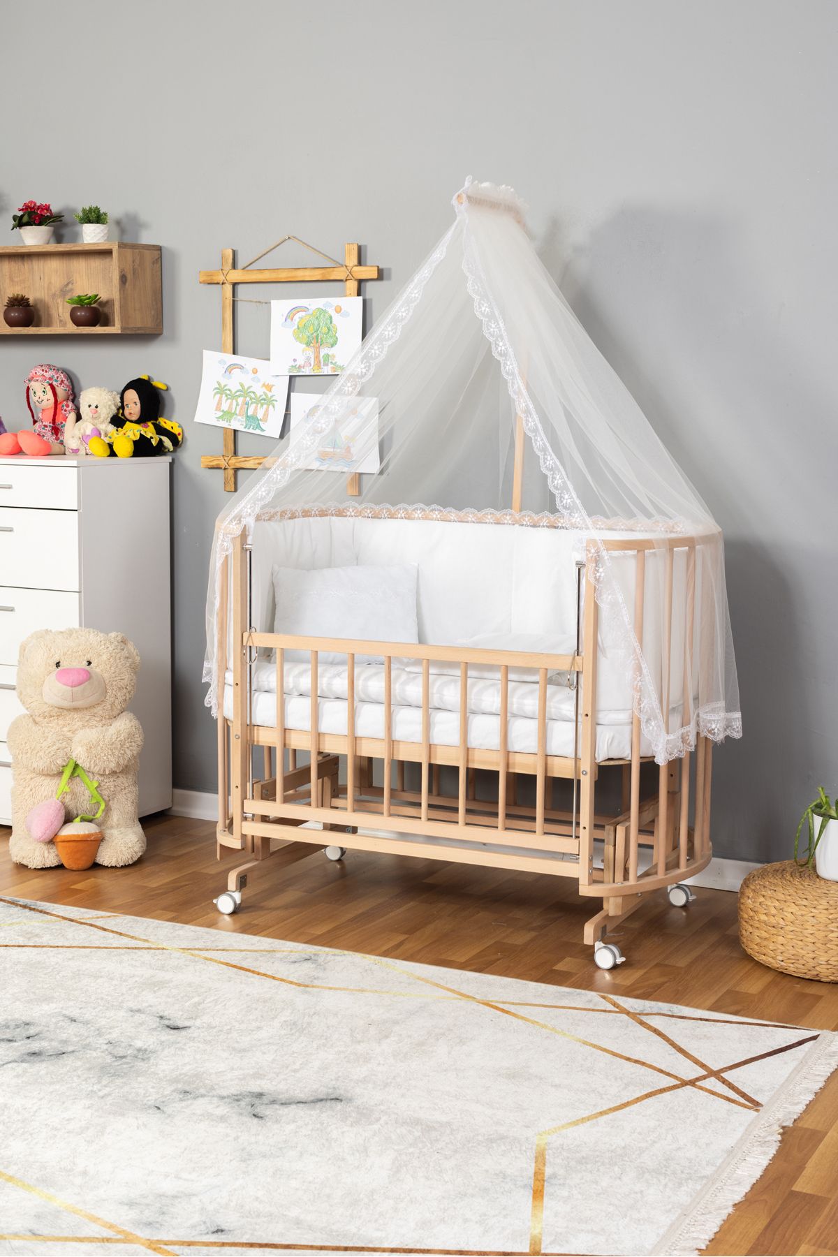 Carino Wins Ahşap Beşik Anne Yanı Yeni Doğan Papatya Organik Bebek Beşiği BEYAZ GÜPÜR UYKU SETLİ + TEKER