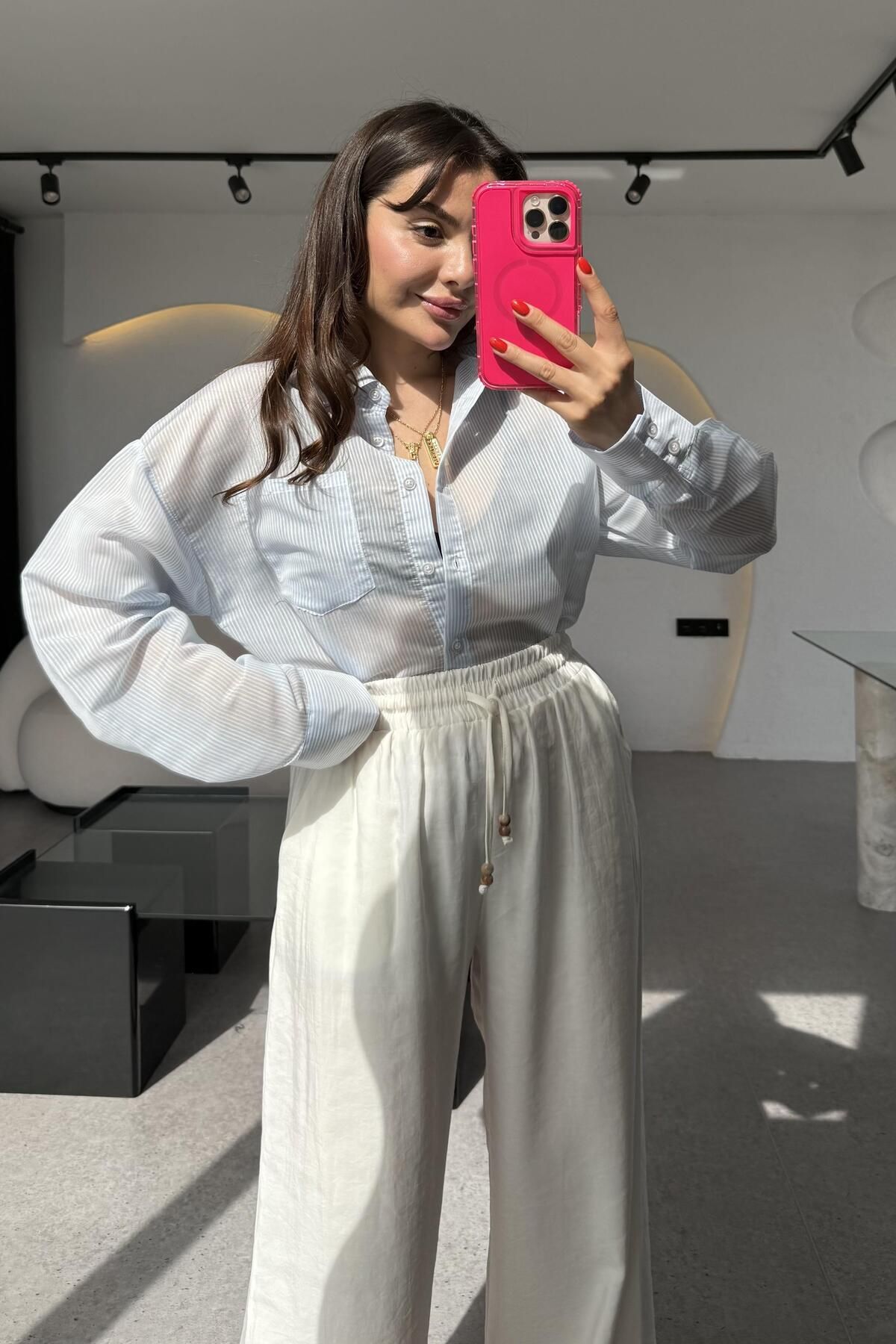 Gizem Ecemiş Catty Mavi Transparan Çizgili Gömlek
