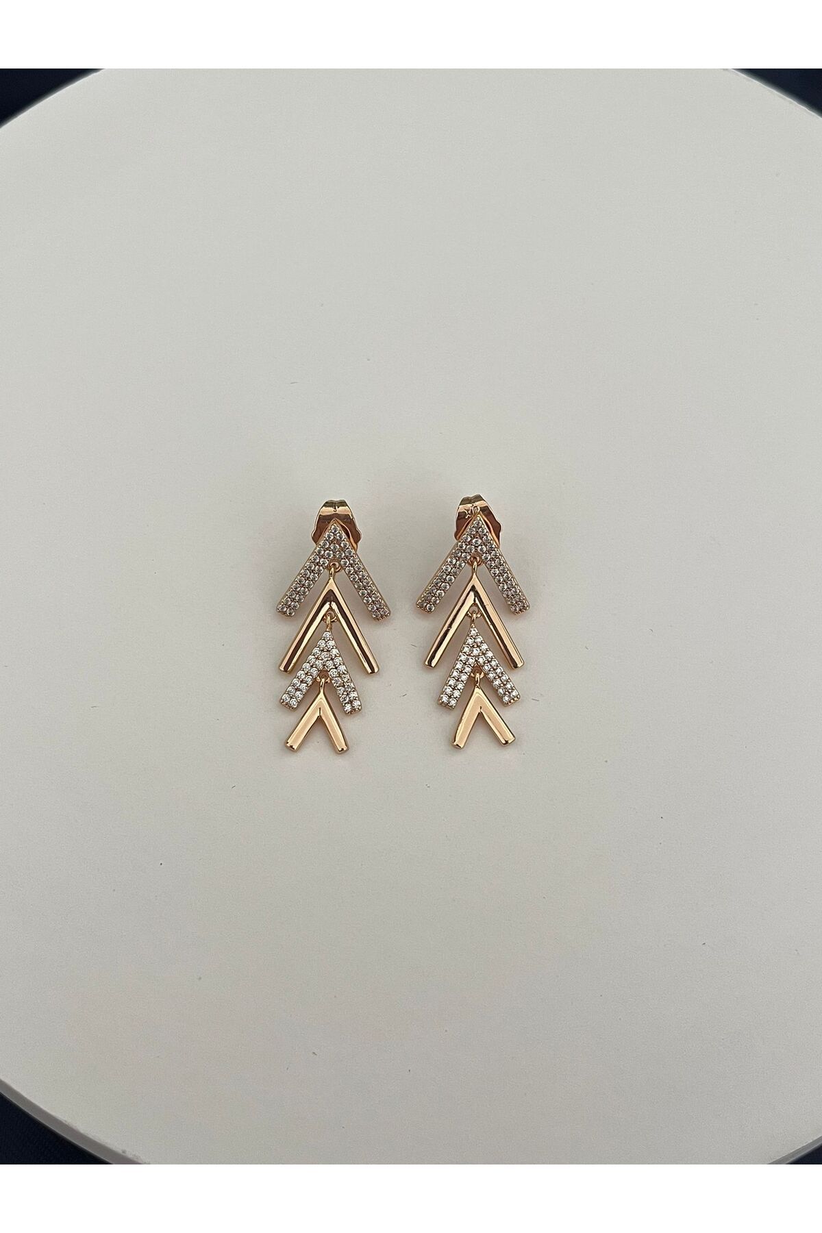 STAİNLES Vip Gold Minik Taş Detaylı Sarkıt Küpe