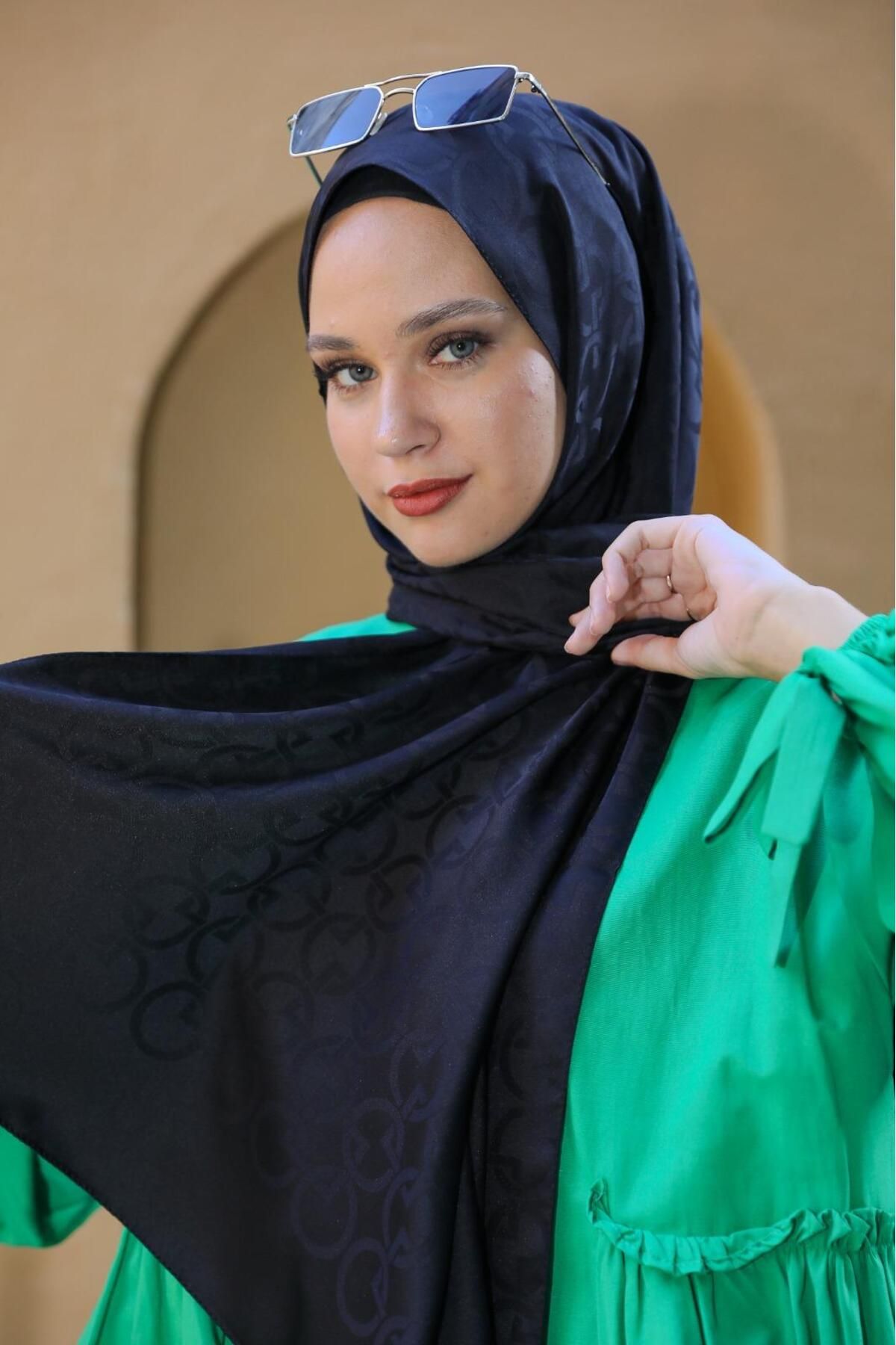 Cristy JAKAR ŞAL