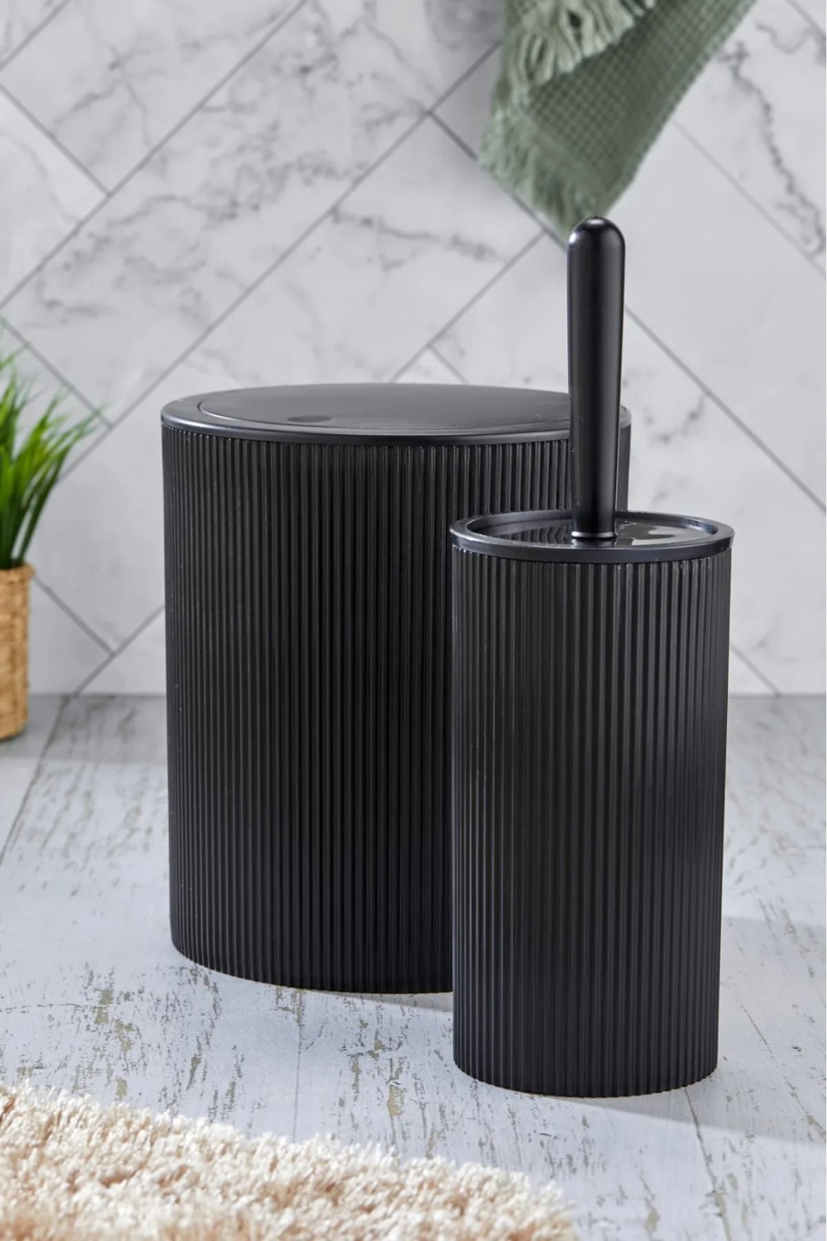 Kitchen Line YUVARLAK ÇÖP KOVASI & YUVARLAK TUVALET FIRÇASI SETİ İKİLİ BANYO SETİ SİYAH
