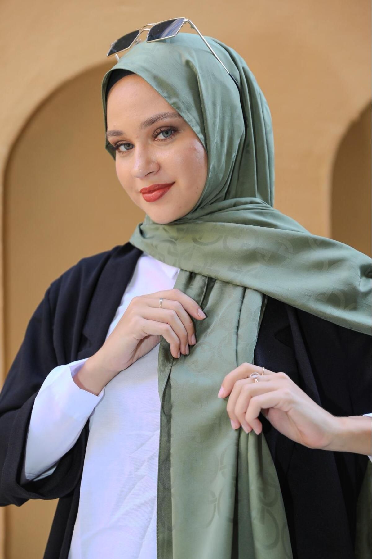 Cristy JAKAR ŞAL