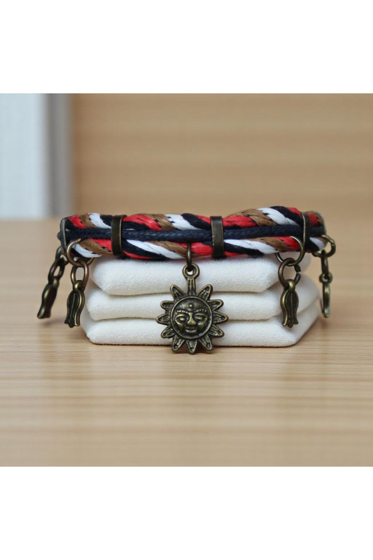 DEHNA Vintage Güneş Figürlü El Yapımı Renkli Deri Bileklik 4 Renk Seçeneği