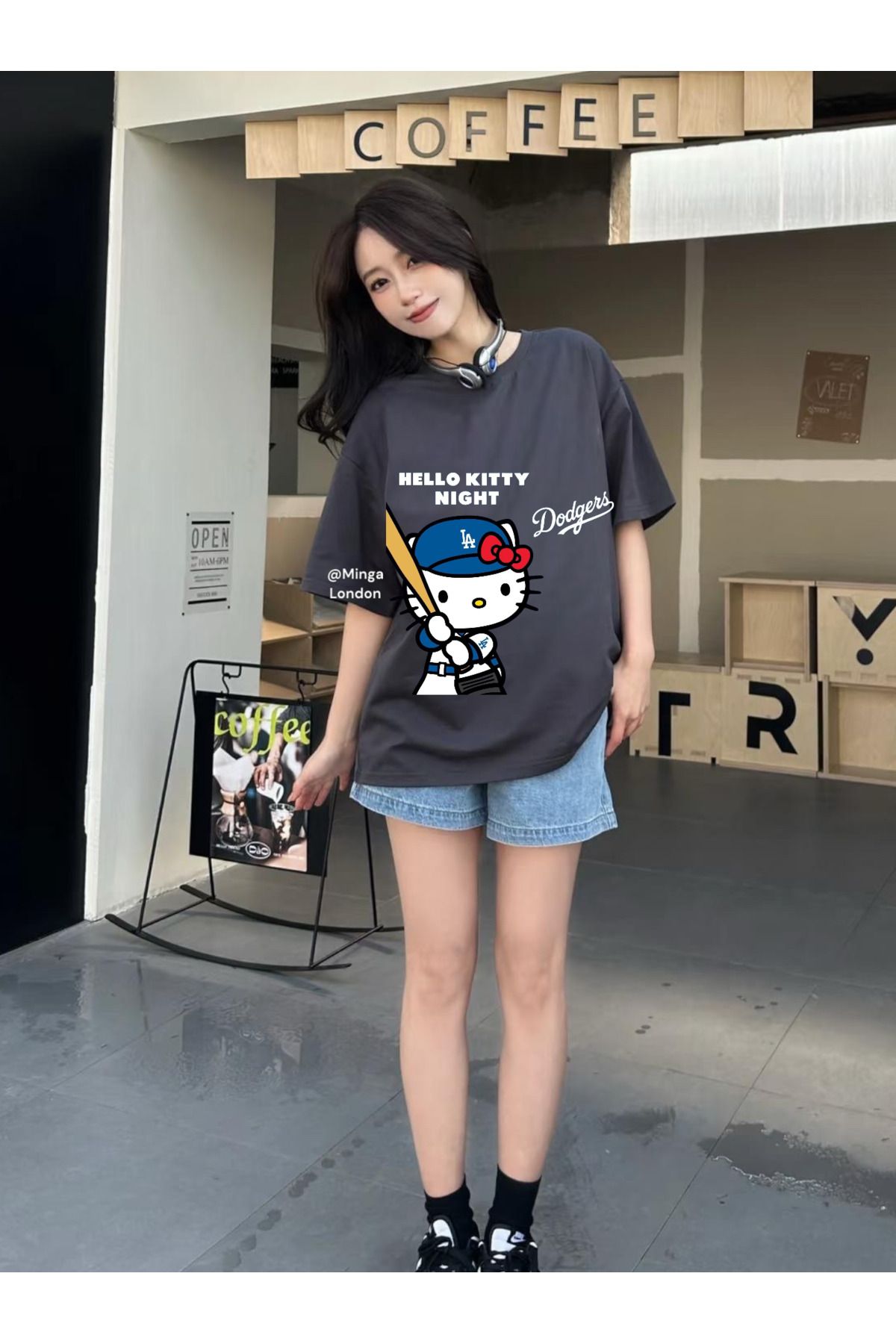 Minga London Füme Hello Kitty Night Oversize Unisex Tshirt -Ghostella