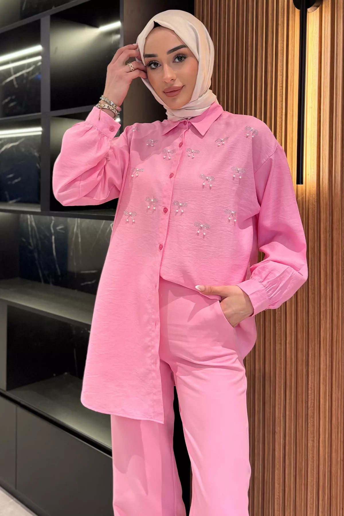 julude Pembe Kadın Taş Ve İnci Detaylı Tesettür Gömlek