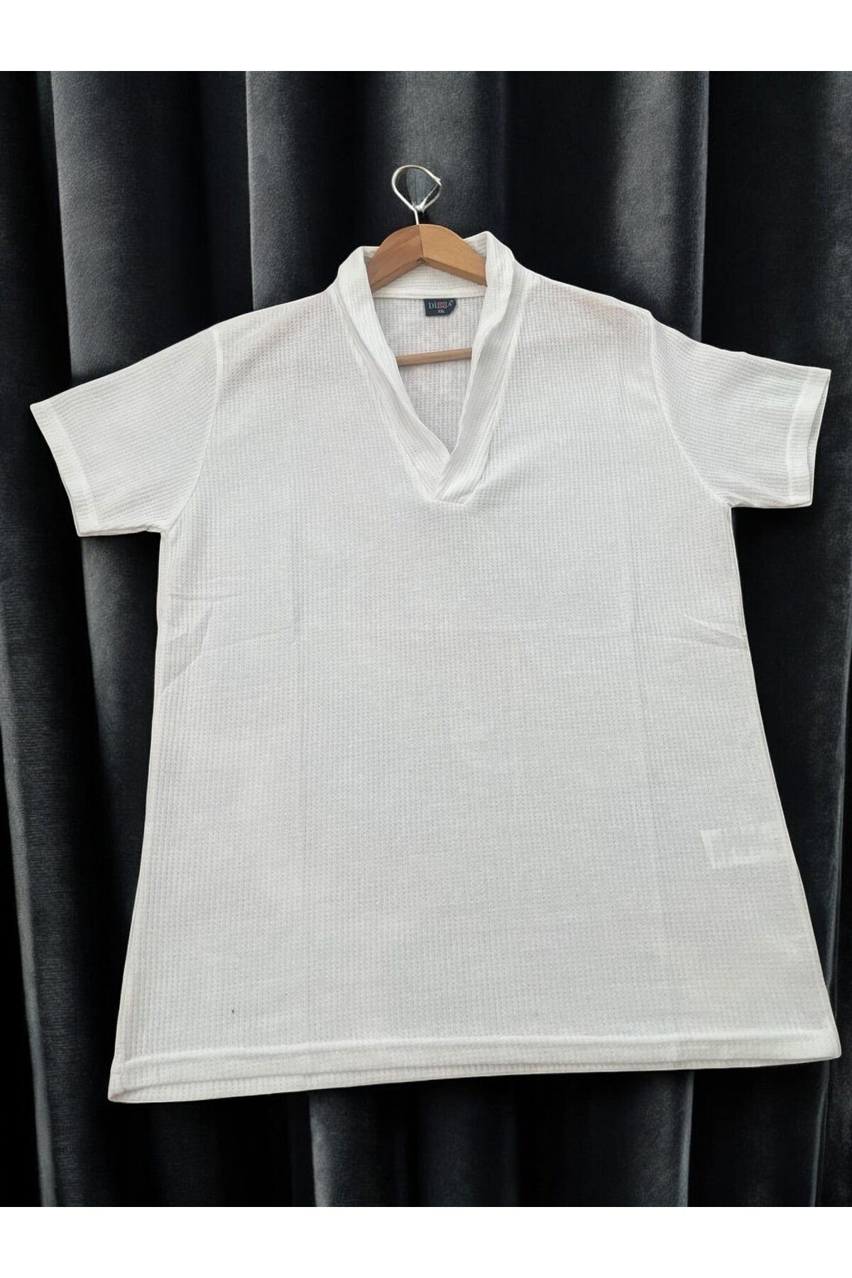 TLG yeni sezon V yaka t-shirt dar kalıp beyaz tarz