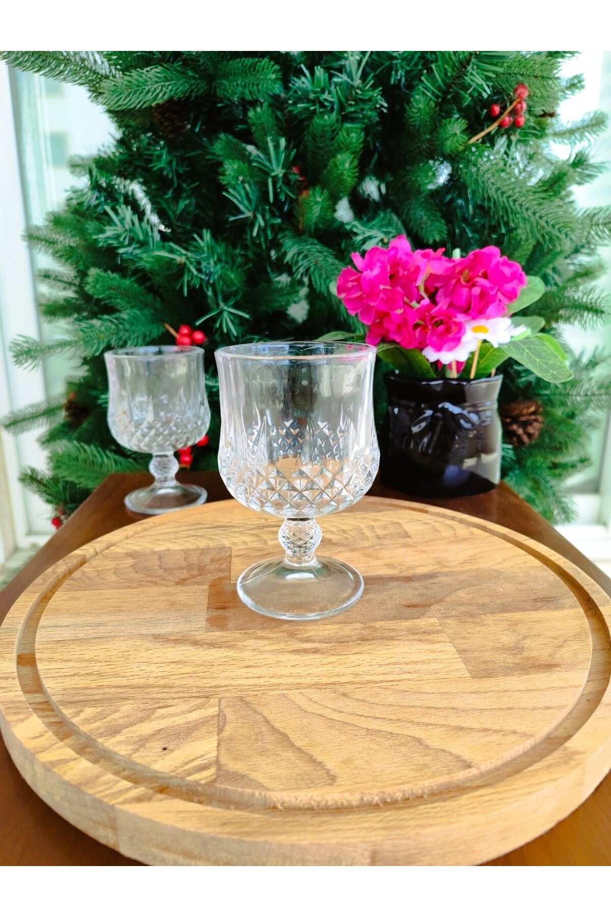 Madame Coco-Audrey Set of 4 Short Size Wine Glasses - 170 ml 4
