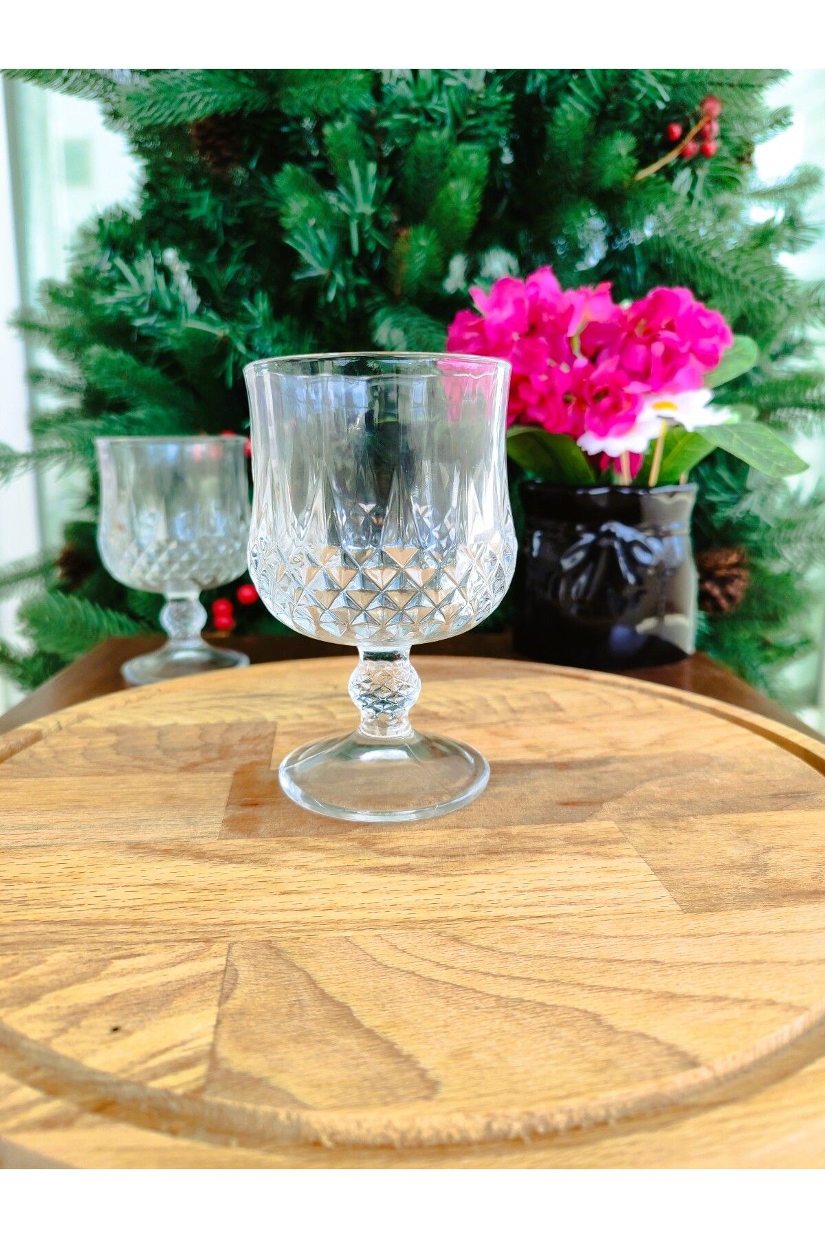Madame Coco-Audrey Set of 4 Short Size Wine Glasses - 170 ml 5