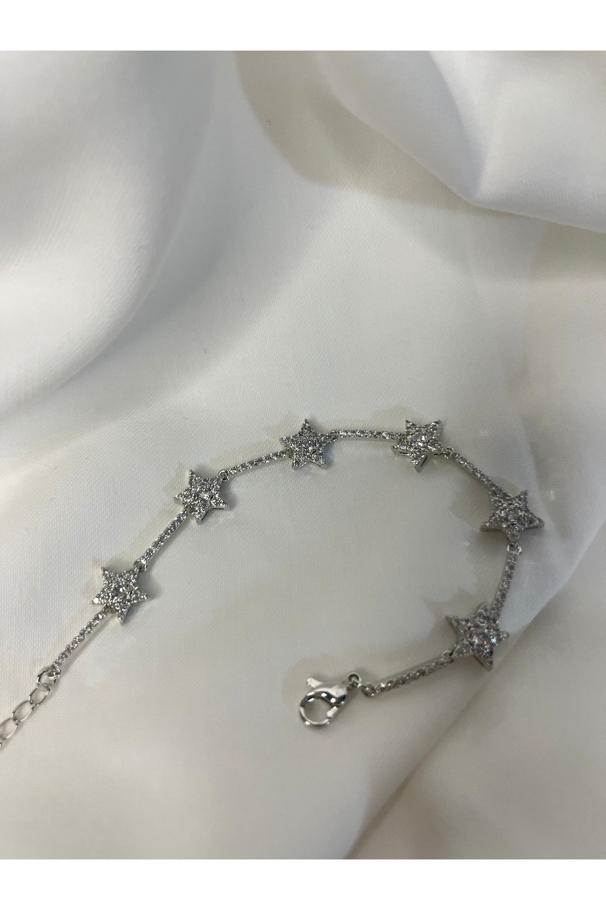 Fam&Co Jewelry Taş İşlemeli Yıldız Figürlü Gümüş Renk Ayarlanabilir Bileklik