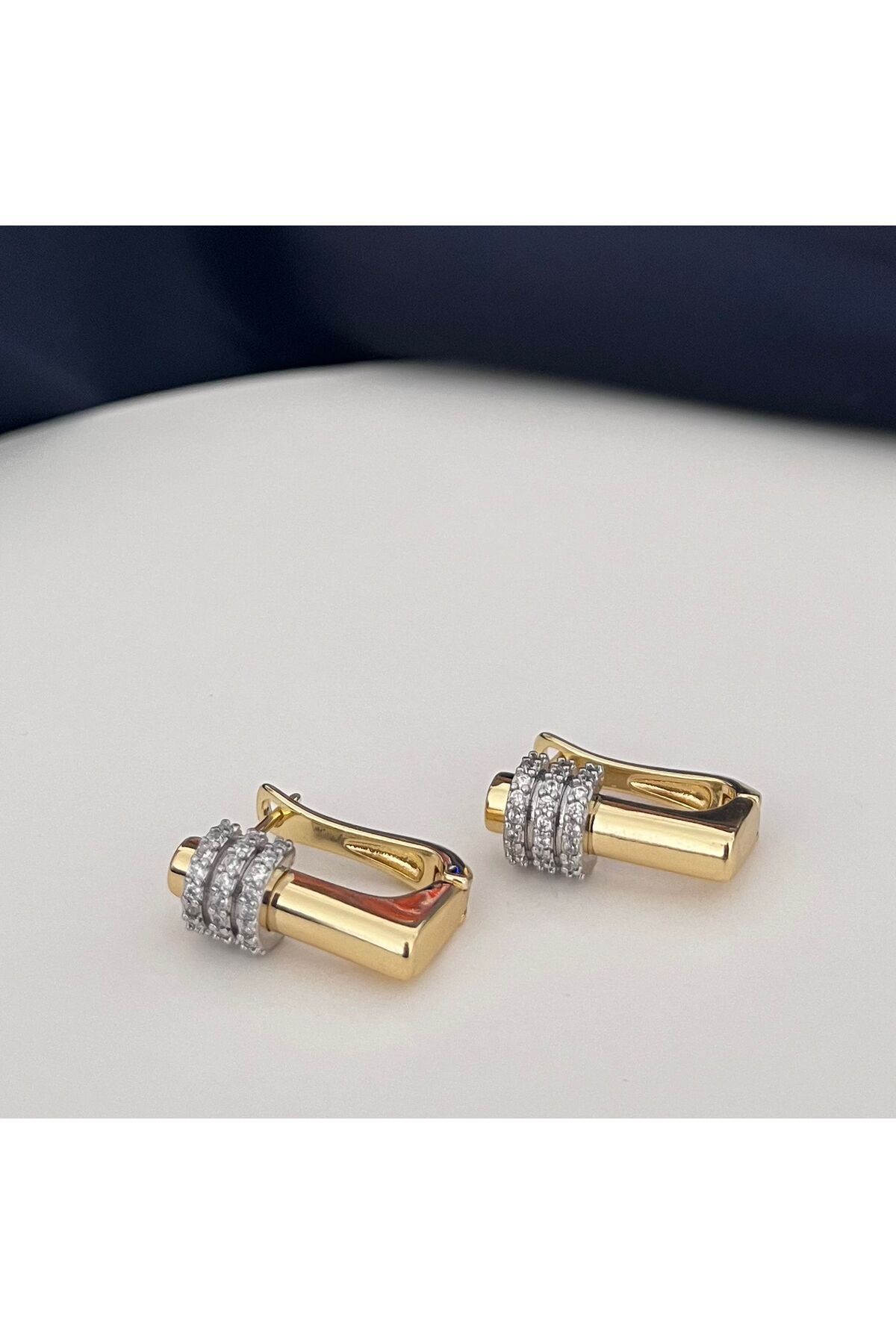 stainles steel 14K Taşlı U Model Küpe