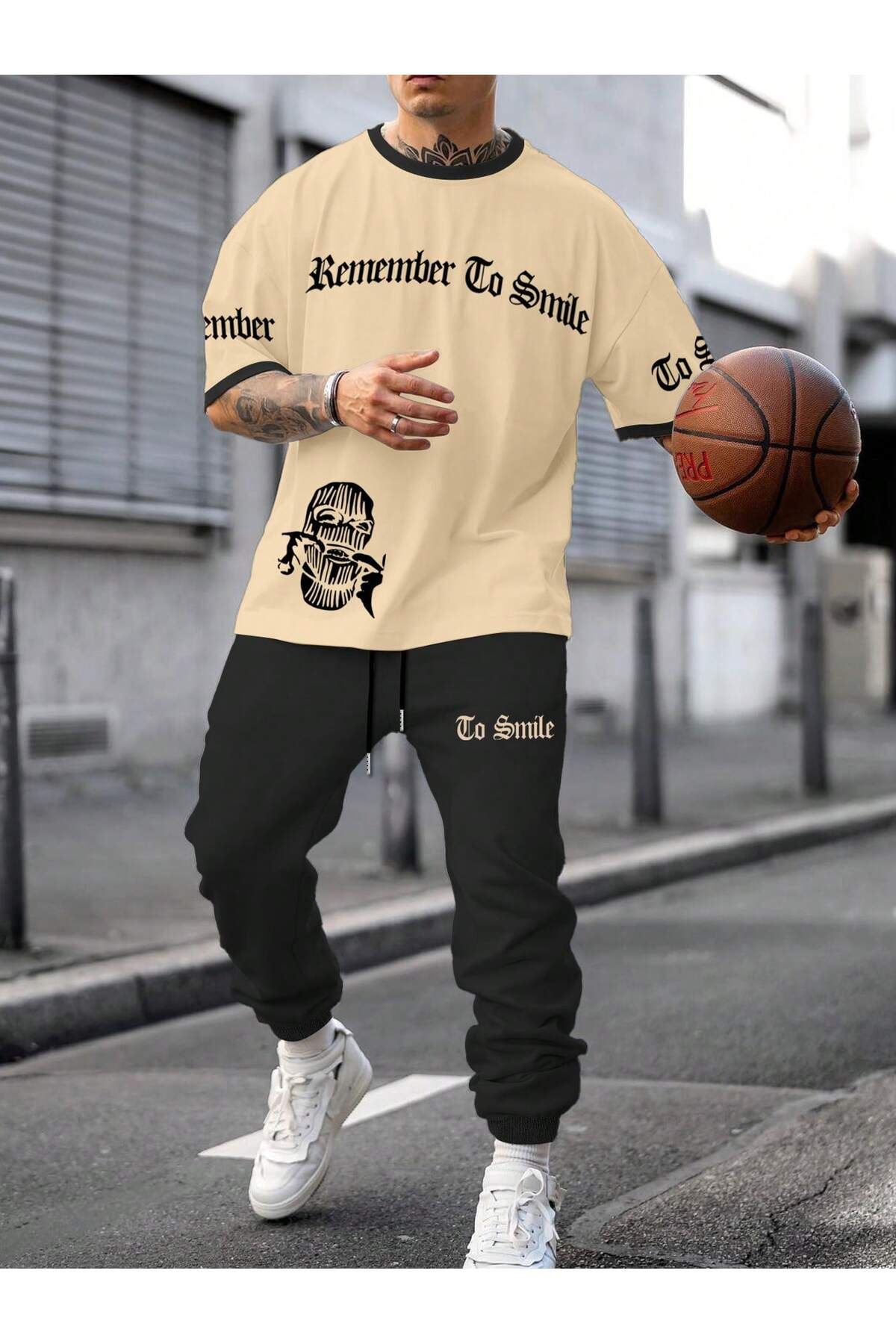 aynewmoda Erkekler için grafik harf baskılı kontrast kesimli tişört ve bağcıklı bel eşofman altı