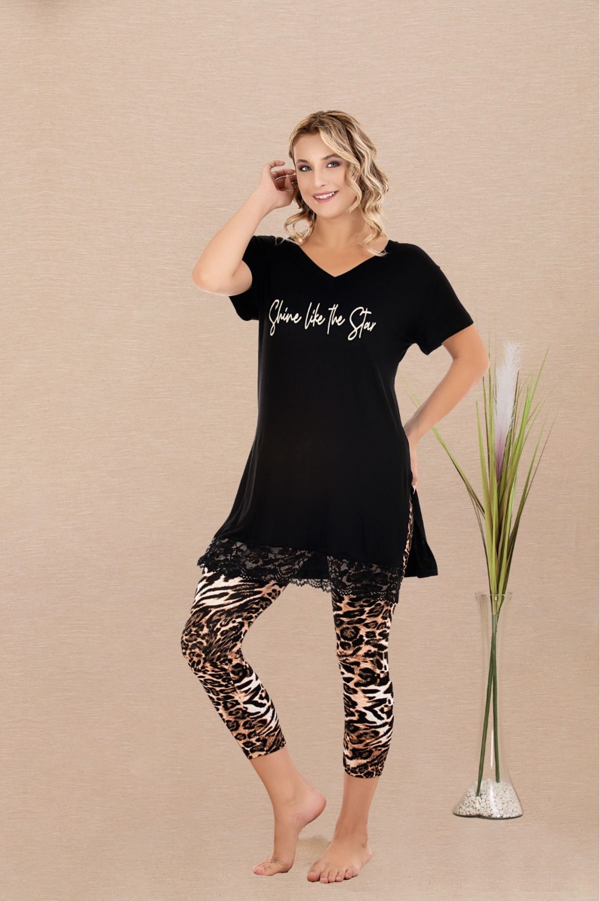 Lady Lingerie Kısa Kollu,V Yakalı,Leopar Desenli Kapri Taytlı Kadın Pijama Takımı