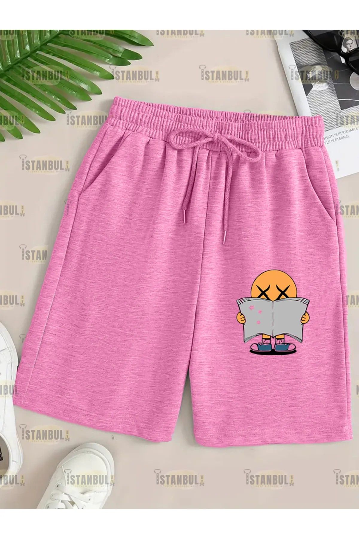Drapara gazete okuyan emoji Baskılı- Erkek Regular Fit Cepli Şort
