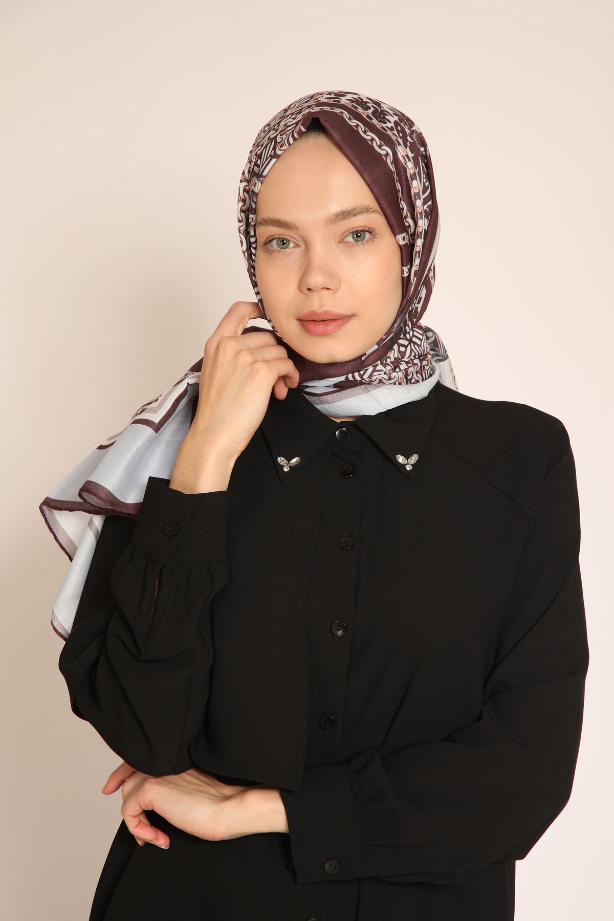 BERCHEM SCARF Modern Desenli Soft Şal | Kahverengi & Açık Gri Tonlarıyla Özel Kombinlere Uygun
