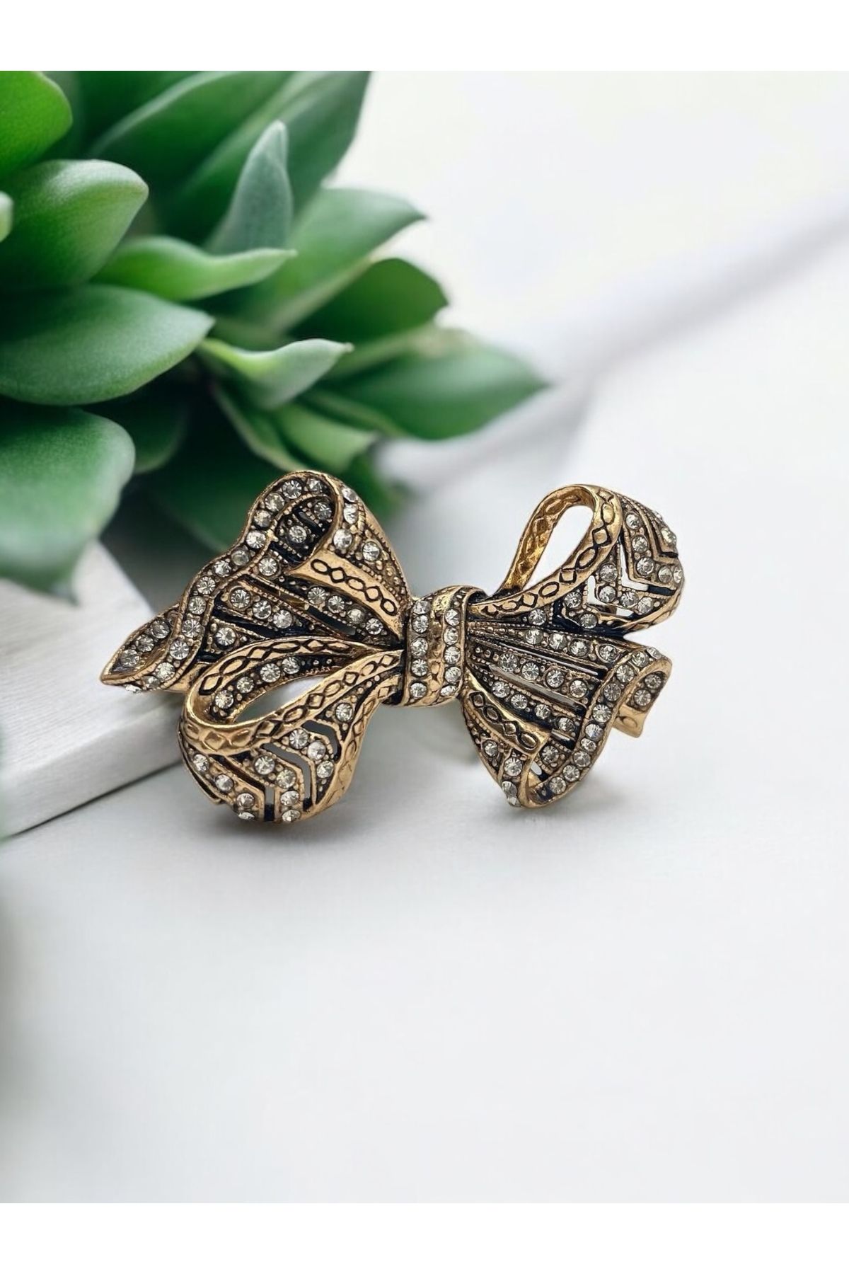 FUYA JEWELLERY Fiyonk Broş