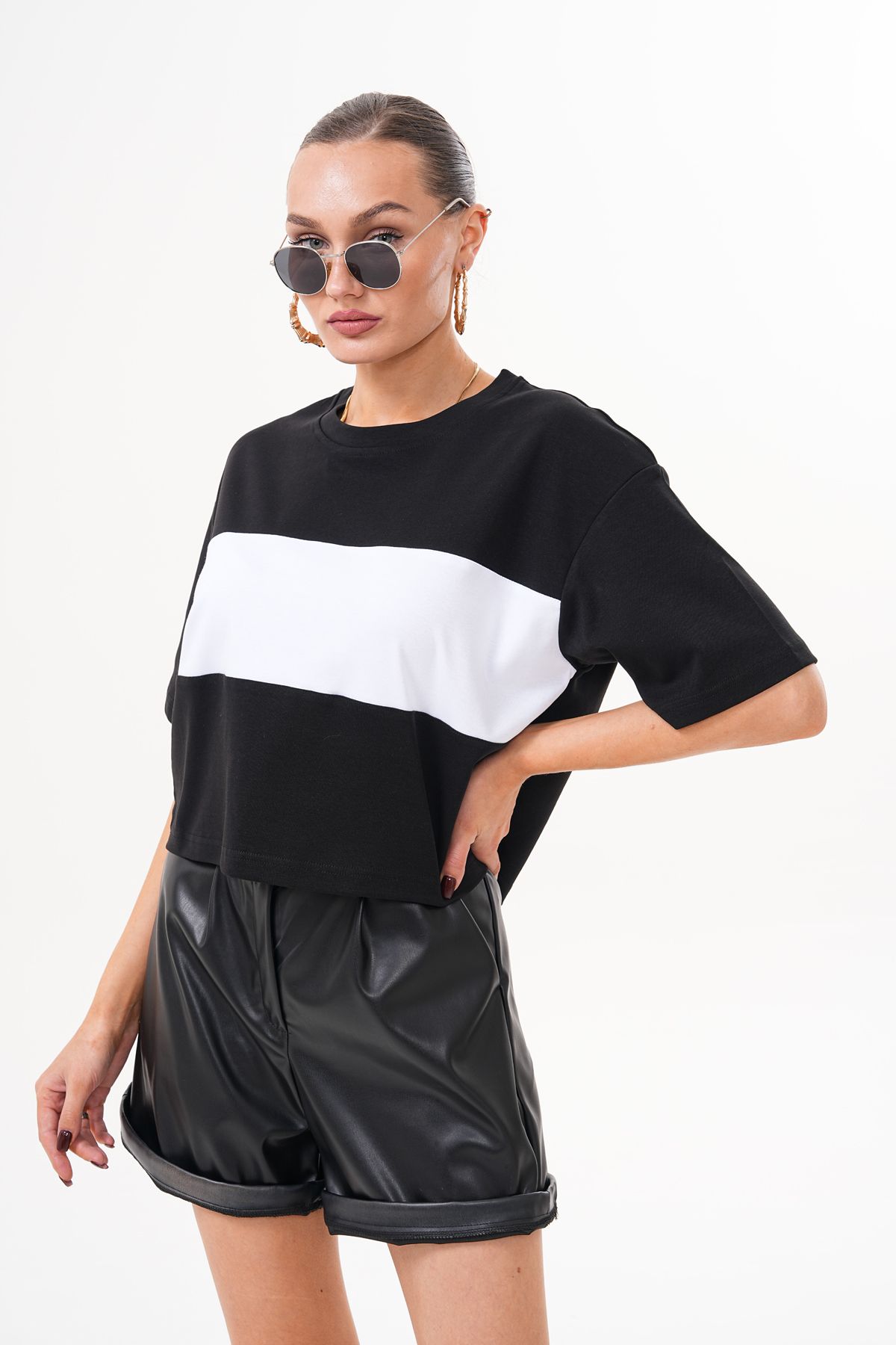 SALTİMORE Siyah- Beyaz Renk Bloklu %100 Pamuk Relaxed/Rahat Kalıp Crop Parçalı Örme T-Shirt