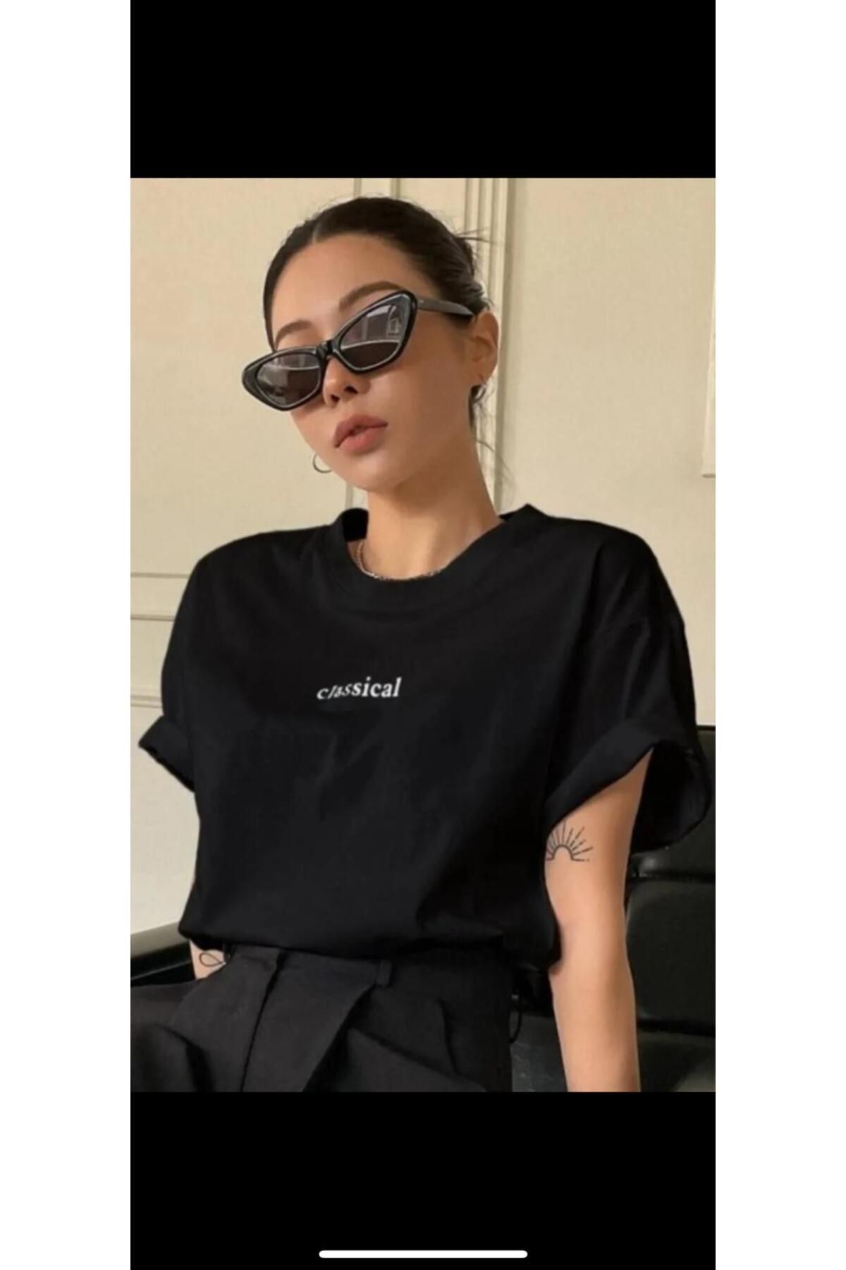 Perodia Siyah Classical Baskılı Oversize Tshirt