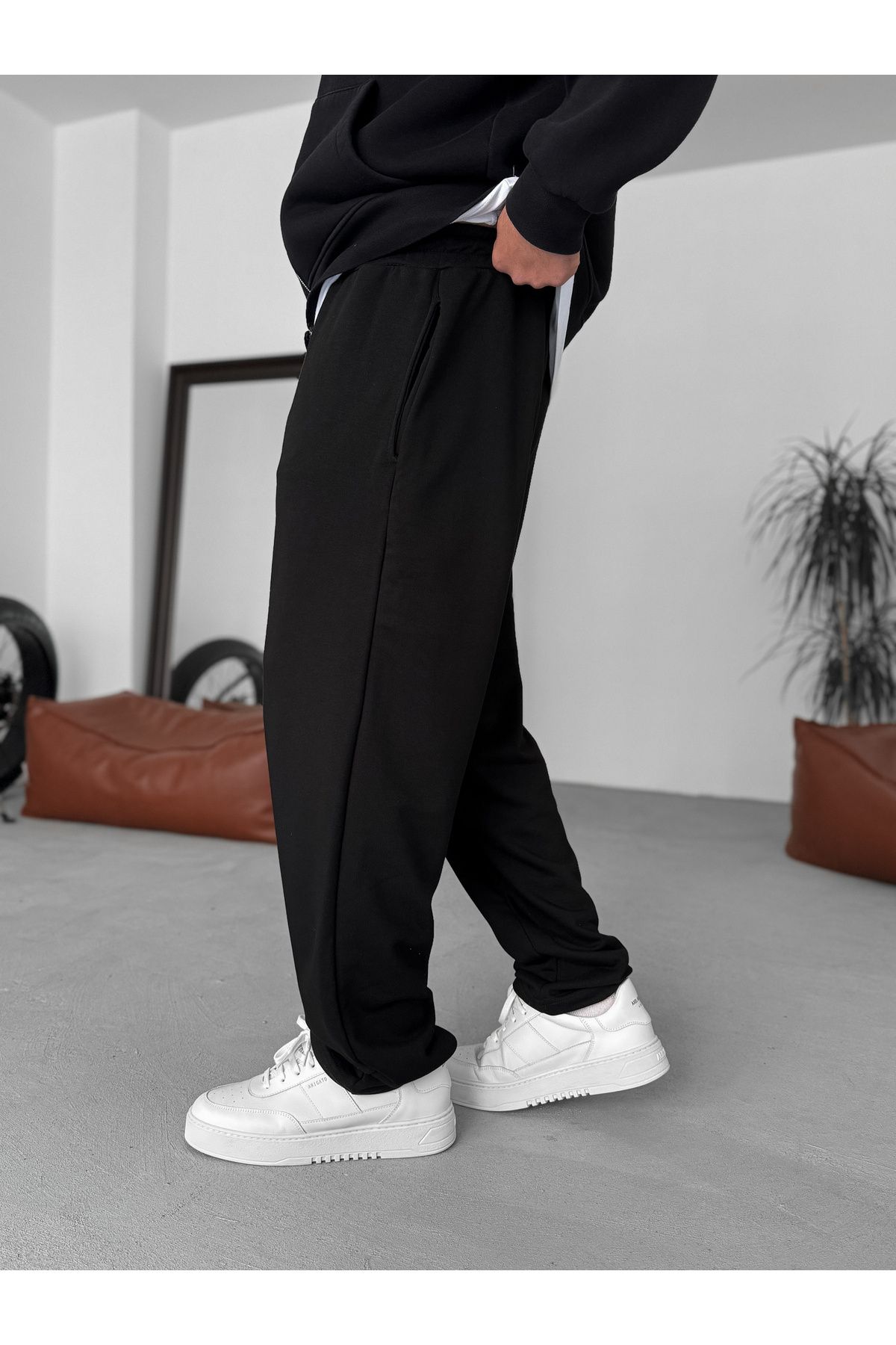 BYBASICMAN-Black Three Thread Pipe Leg Sweatpants By-070 5