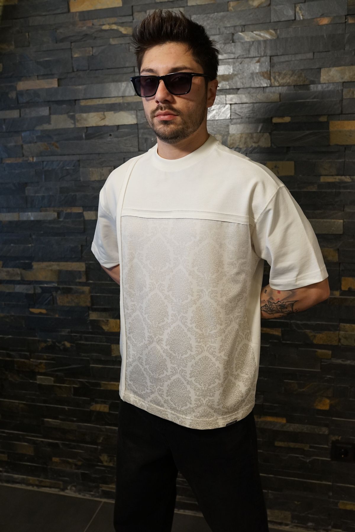 Nyctophilia Wear Kendinden Kesimli Model, Paisley Baskılı Oversize T-Shirt