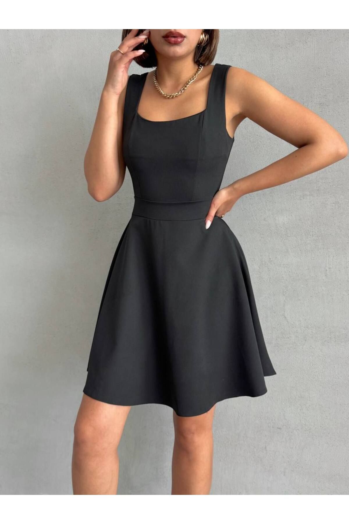 ÇEÇİM Kadın Siyah Fit ve Flare Kolsuz Mini Elbise ZYN-58793
