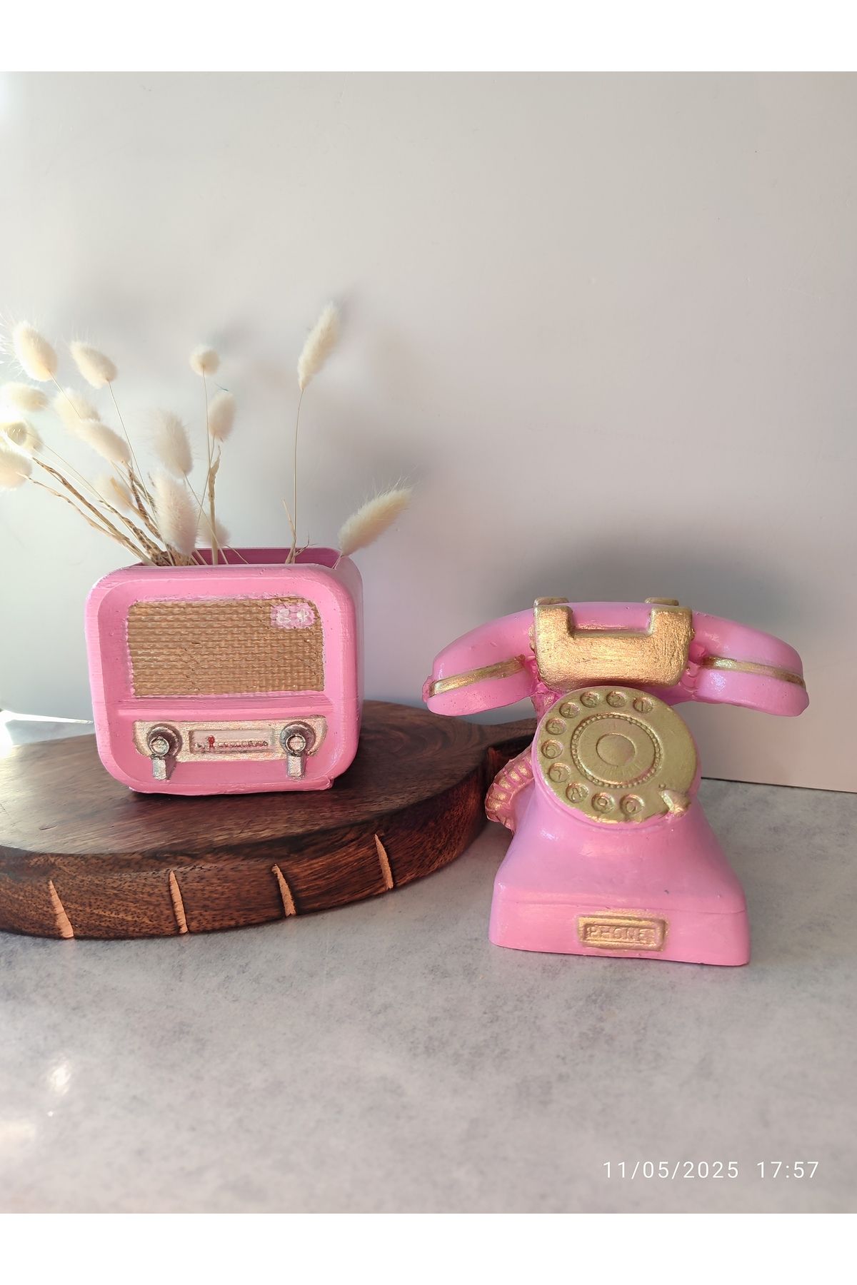 Home MUMDASH NOSTALJİ TELEFON VE MİNİ RADYO BİBLO SAKSİ çiçeksiz gondericek