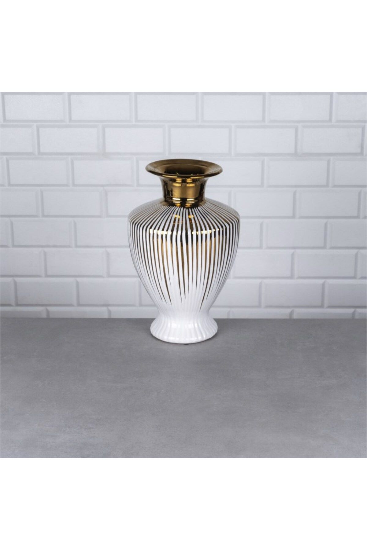 Hinora Gold Çizgili Konik Porselen Vazo Büyük Boy 22x22x31Cm TEKLİ SATILIR