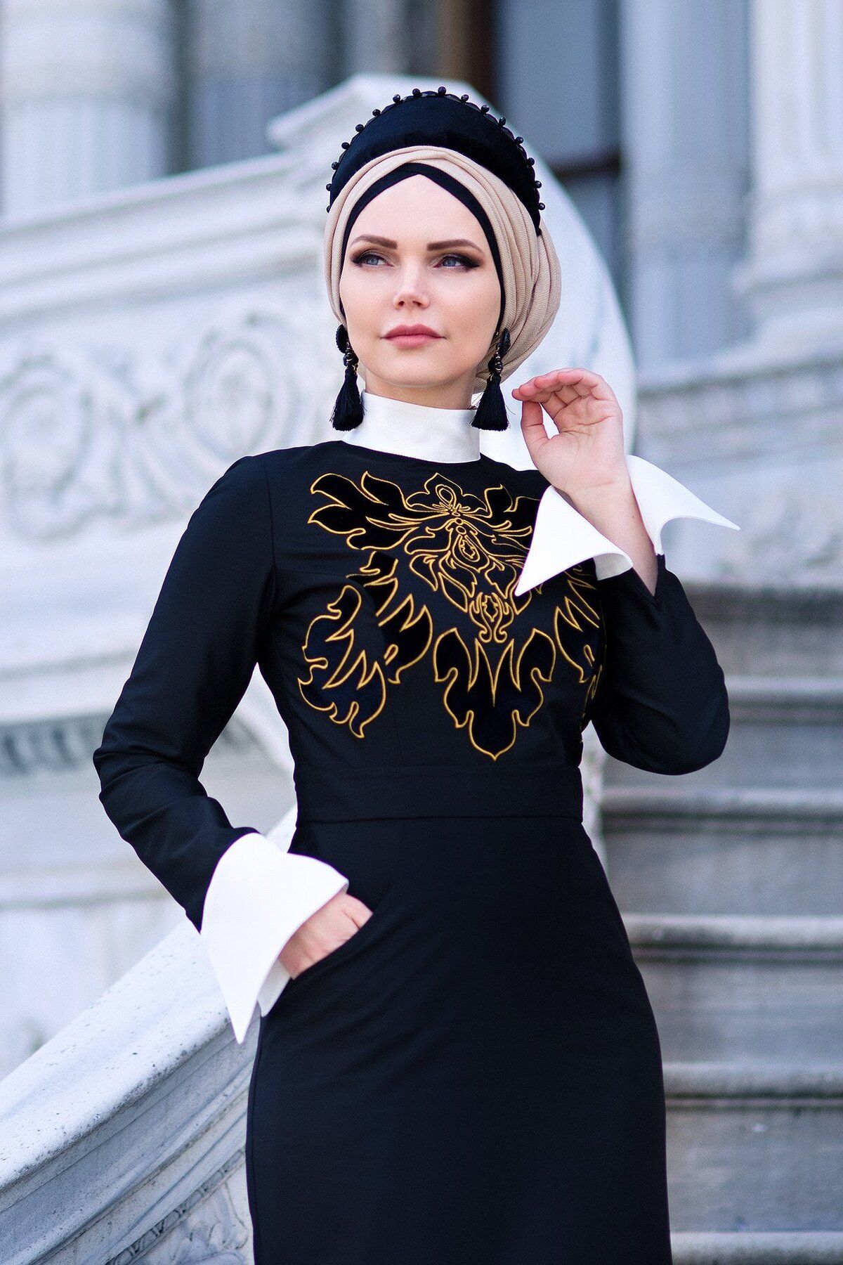 Muslima Wear Siyah Turuncu Göğüs Çiçek Desenli Elbise