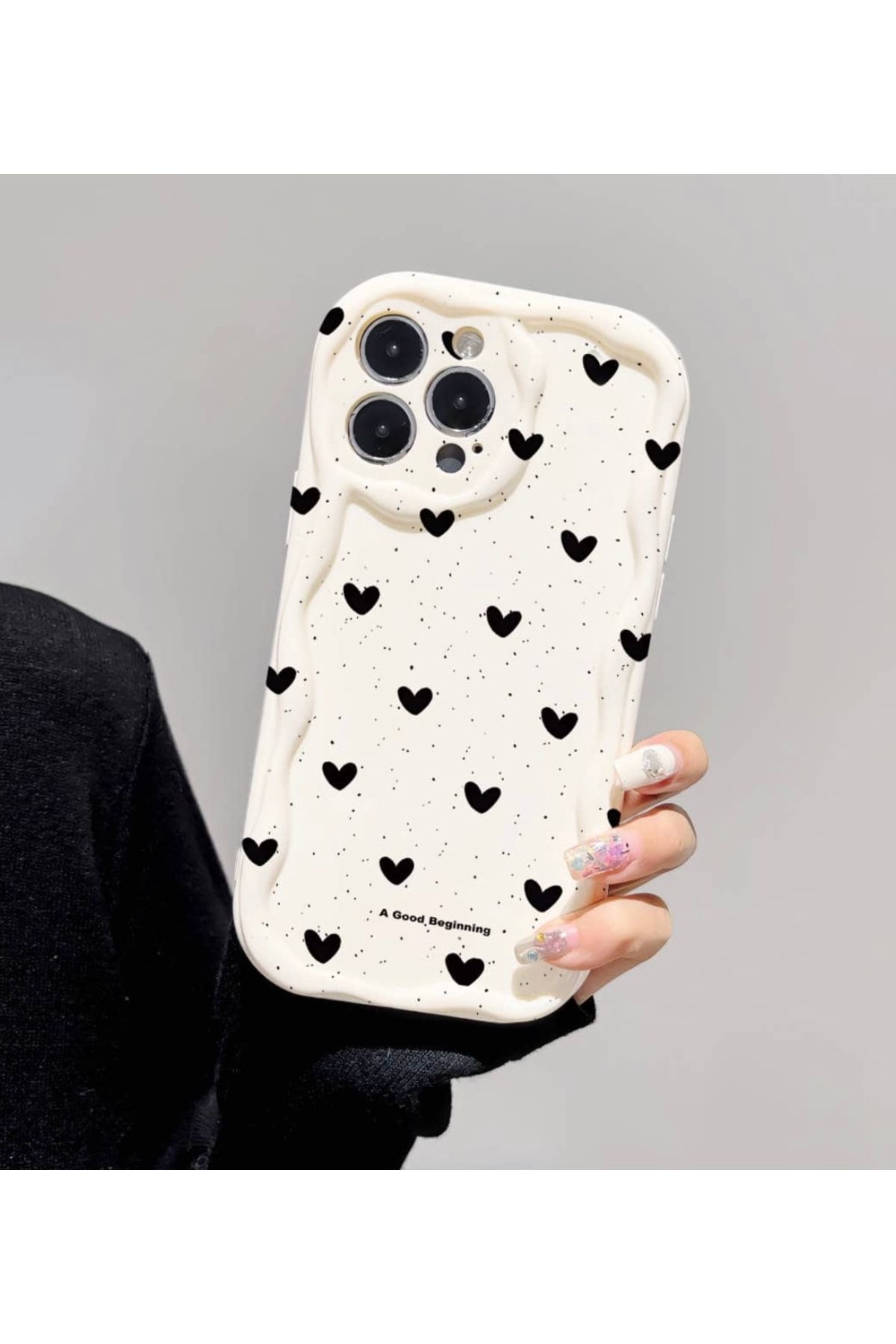 MirazTasarim IPHONE 16 PRO SİYAH KALP DESENLİ KREM RENK KILIF2