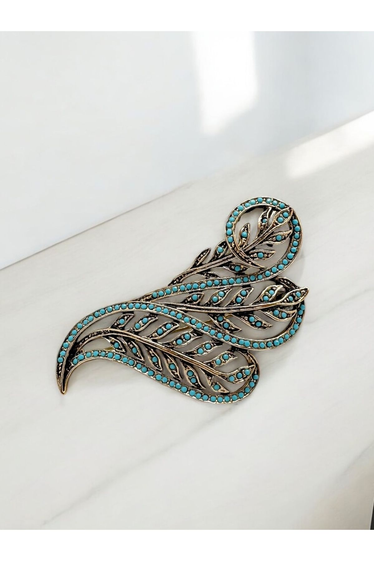 FUYA JEWELLERY Yaprak Detaylı Taşlı Broş