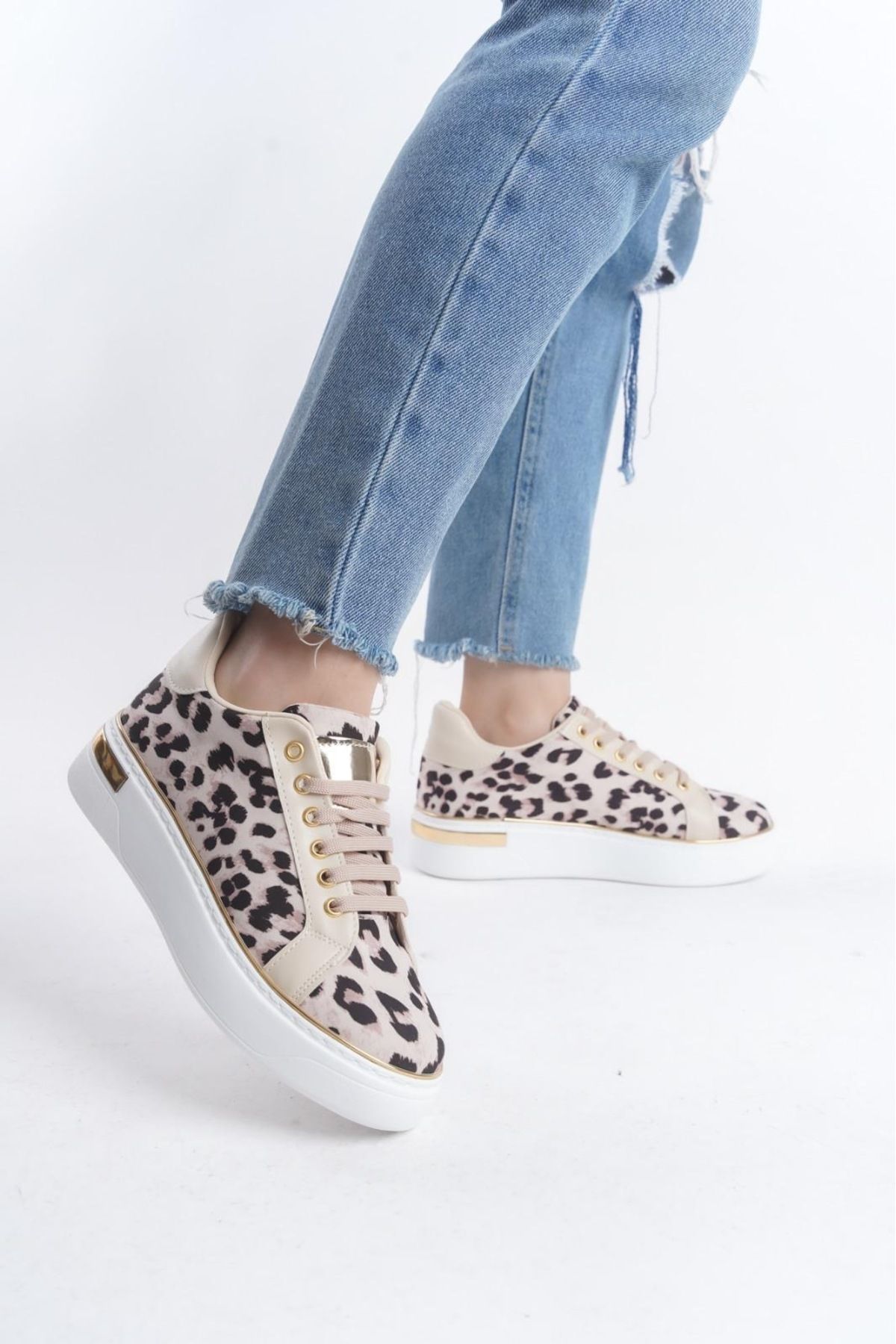 Flexter Kadın Spor Krem Leopar Desenli Sneaker Ayakkabı -Ortopedik Taban-Bağcıklı