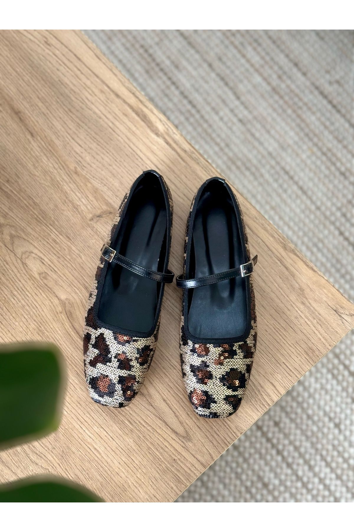 volarescarpe Kadın Günlük Parlak Pullu Leopar Desenli Brown Mary Jane Babet Wild