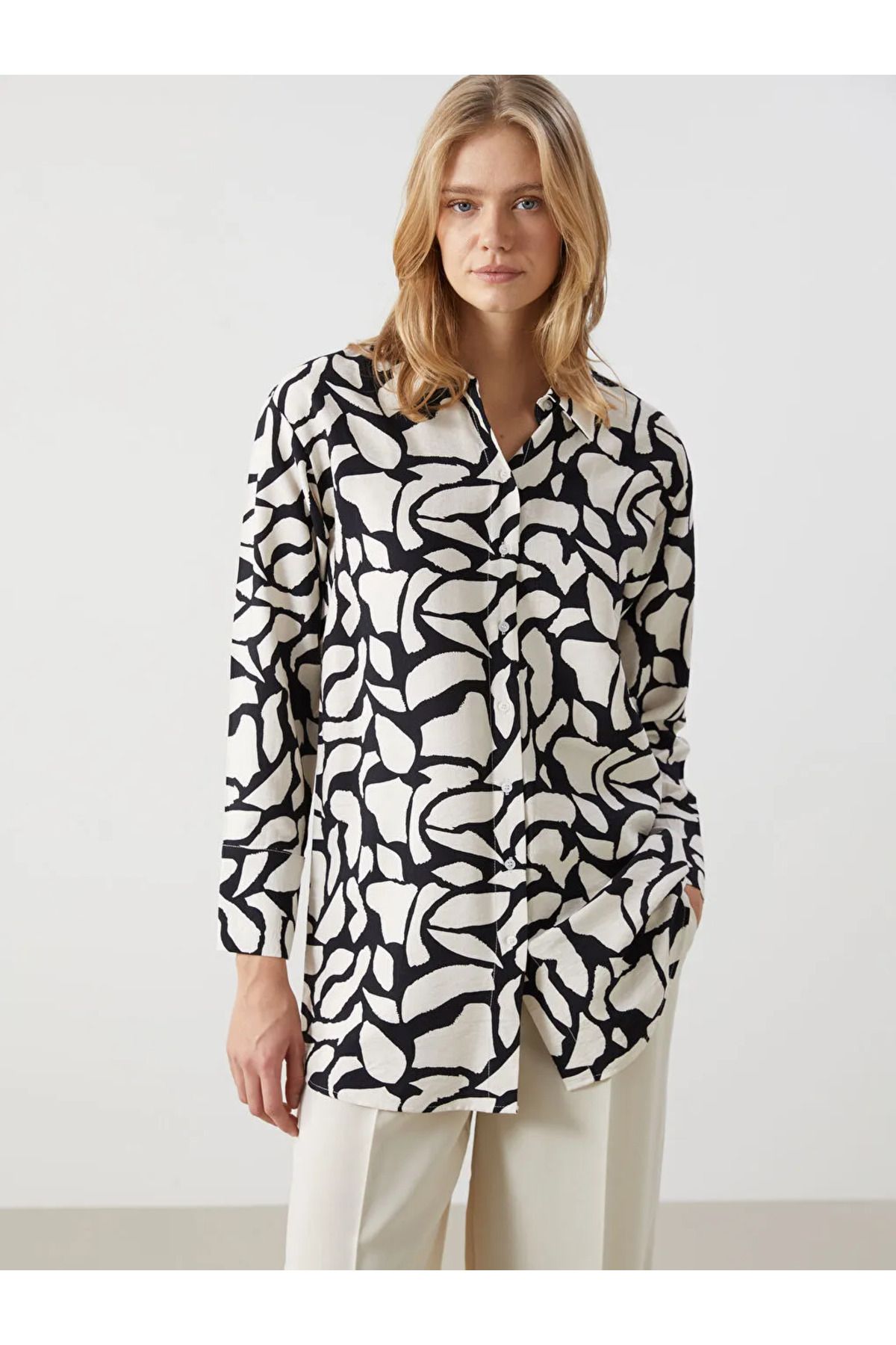 LC Waikiki LCW Modest Siyah Desenli Kadın Gömlek Tunik