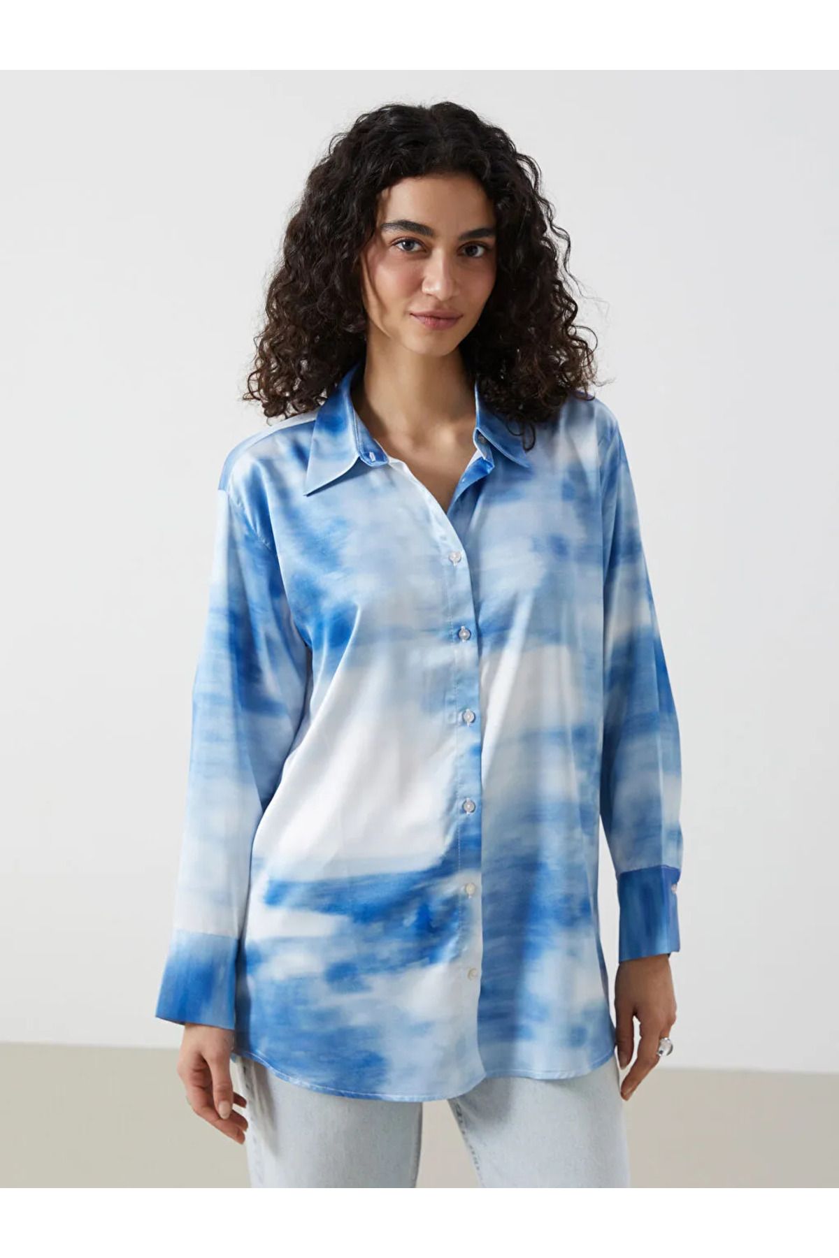LC Waikiki LCW Modest Mavi Batik Saten Kadın Gömlek Tunik