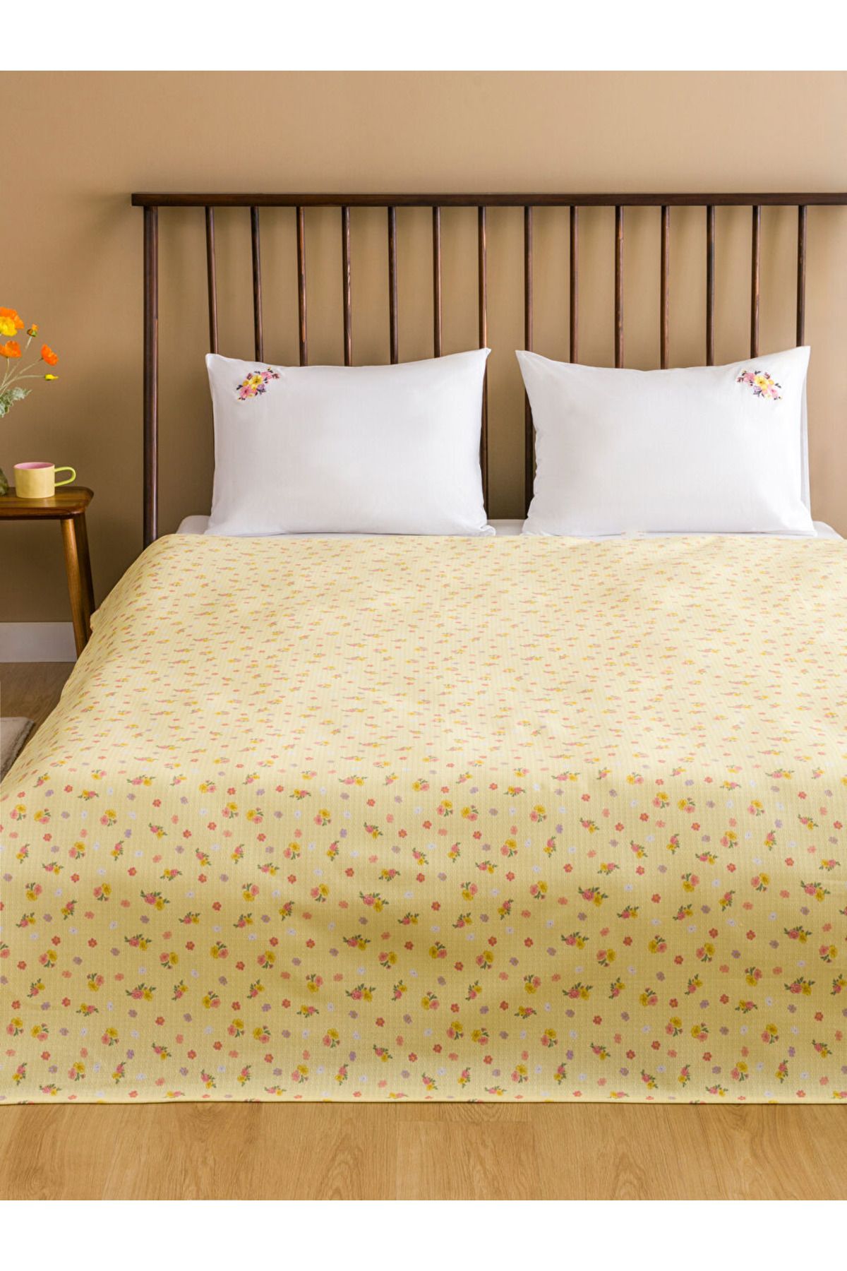 LC Waikiki Kenarı Nakış Detaylı Çift Kişilik Pike Seti