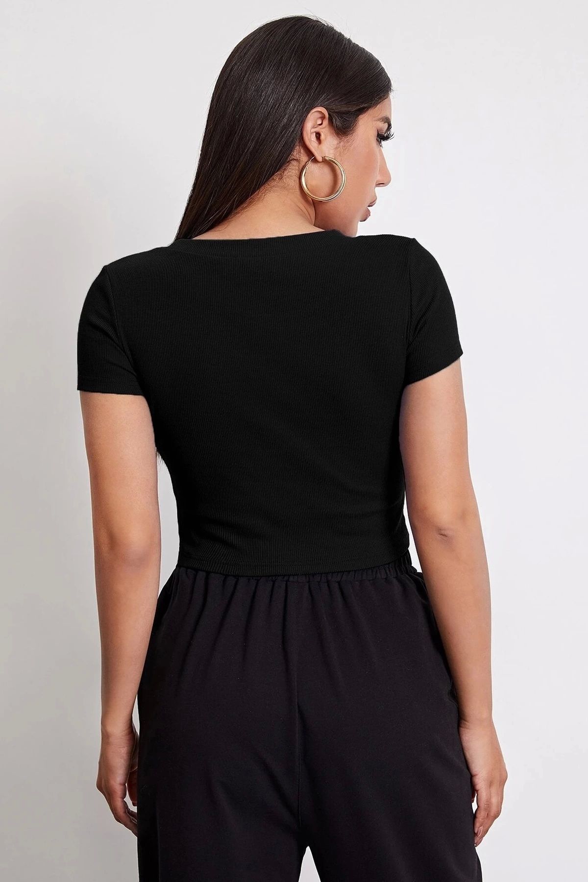 GiyimCity Kadın Siyah Yuvarlak Yaka Yarım Kol Crop Top Bluz