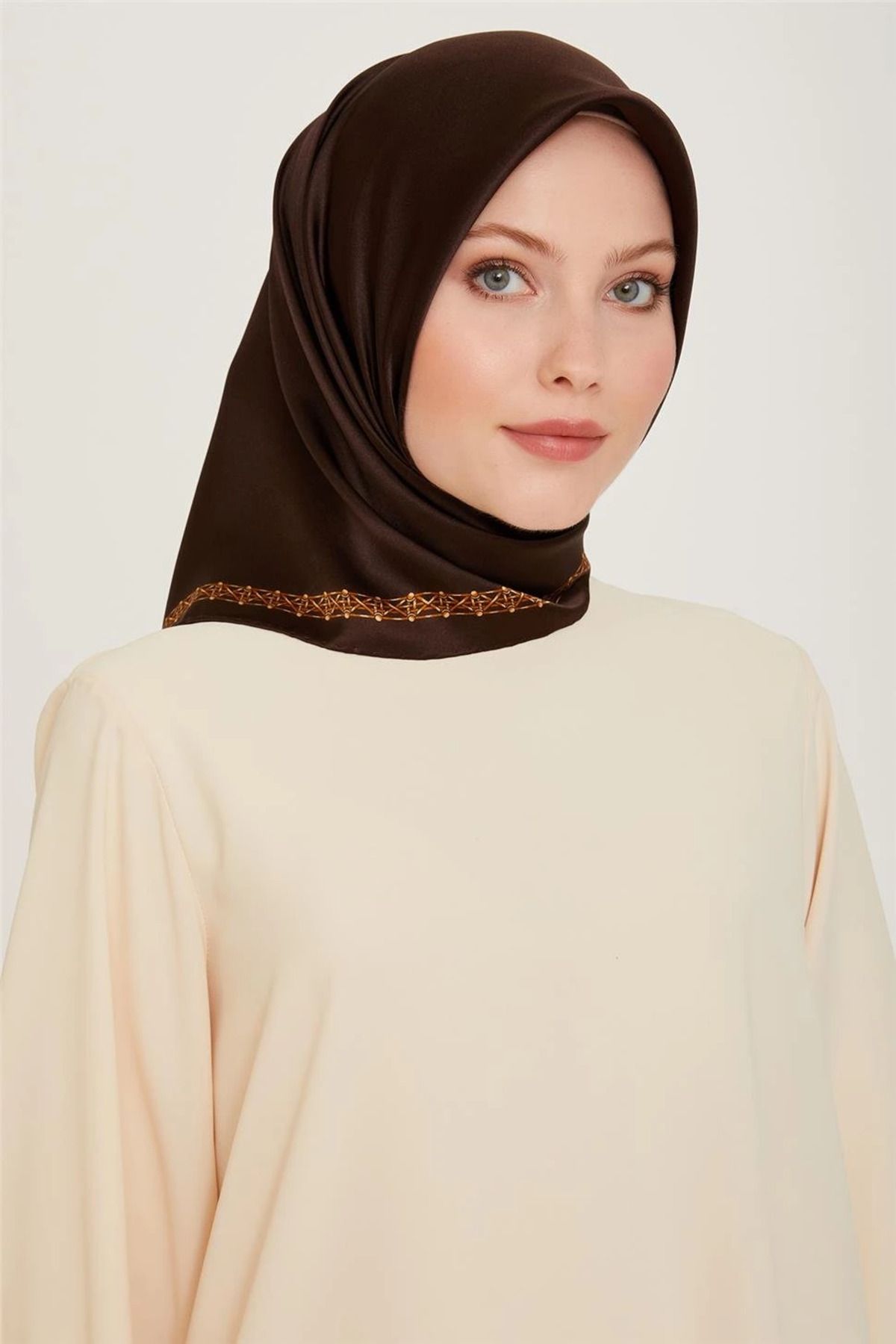 Armine DJ SAF İPEK EŞARP 9260D (S) ( SURA) 90 x 90 Kahverengi 50
